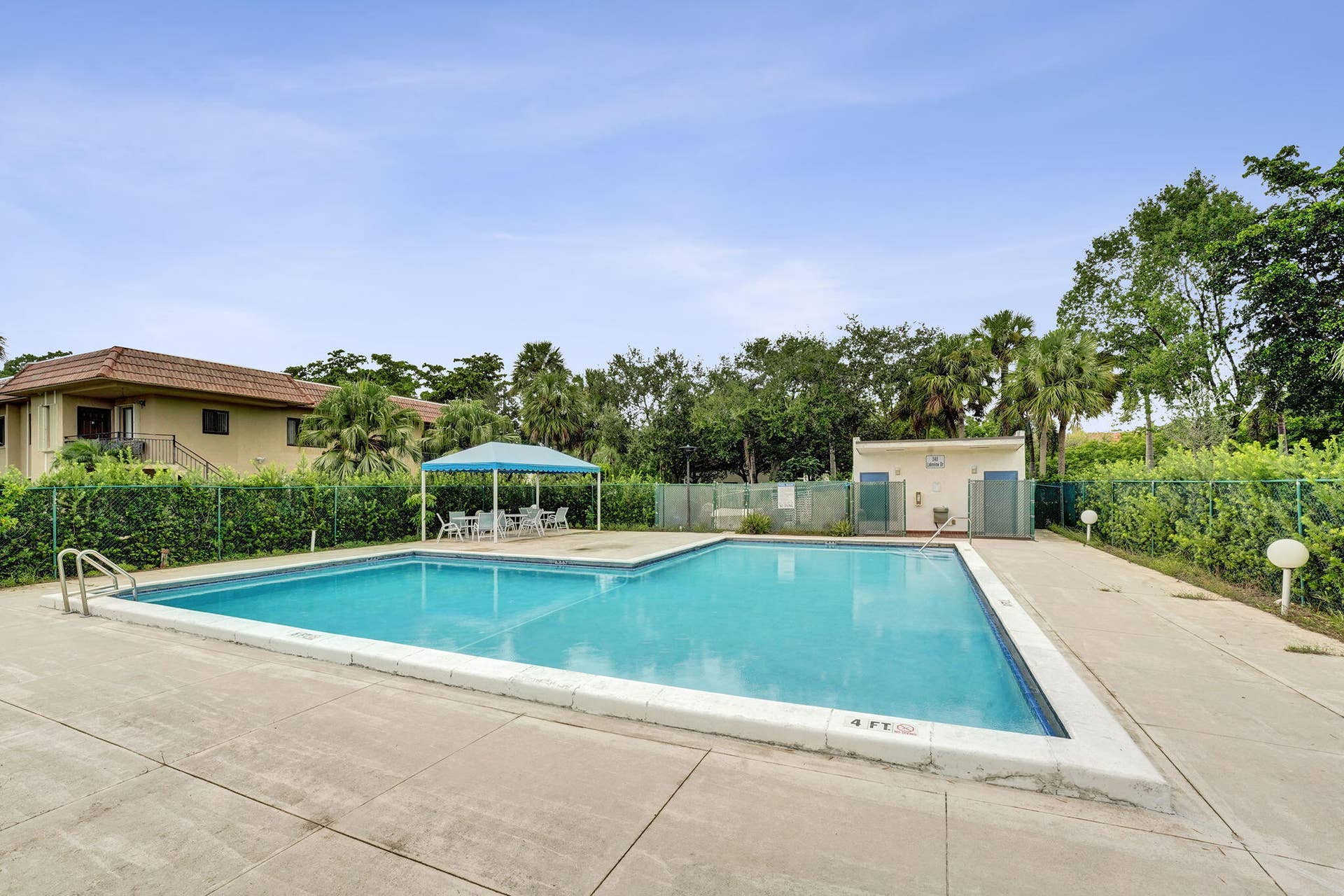 310 Lakeview Drive, #105, Weston, FL 33326 52-web-or-mls-DSC05381