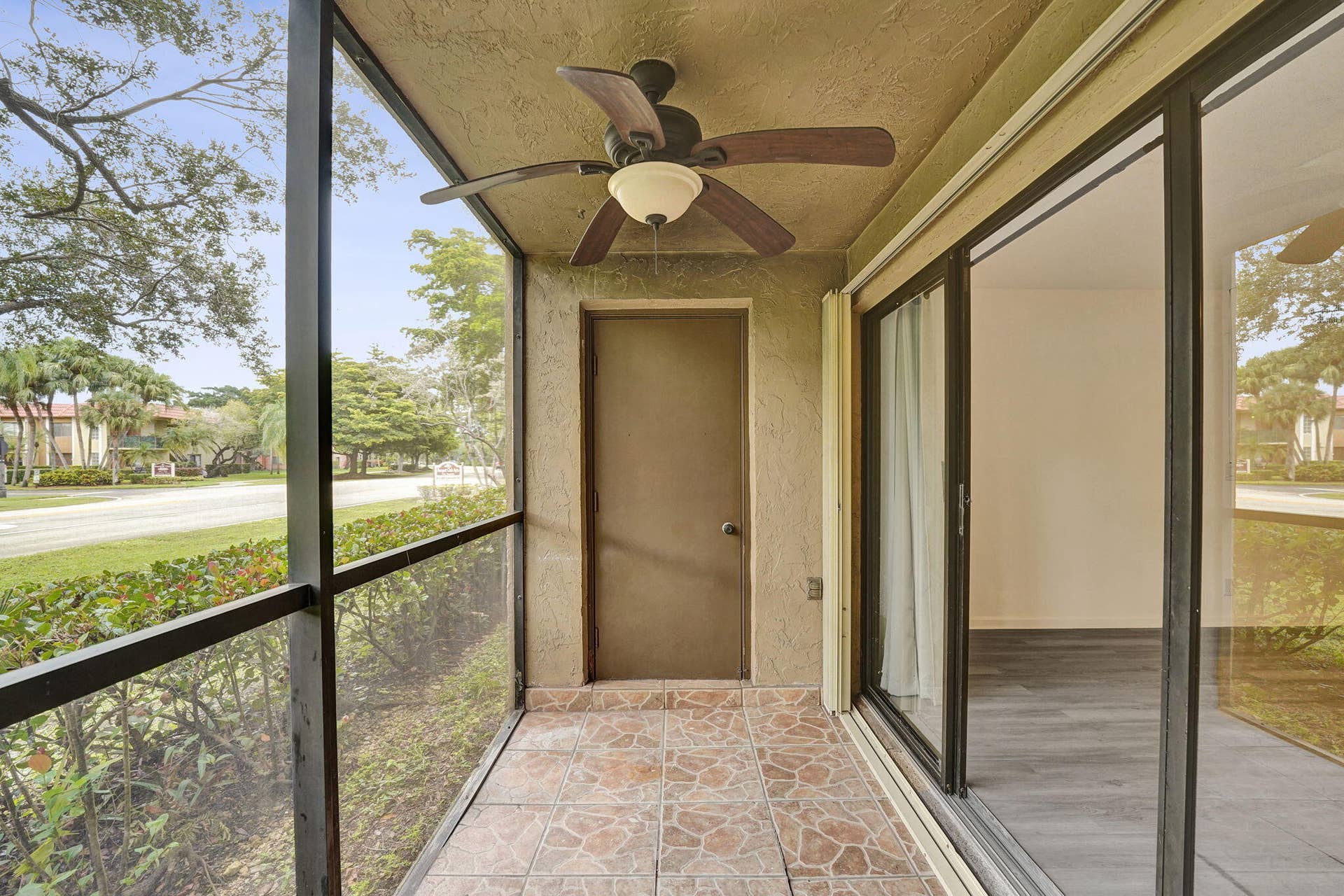 310 Lakeview Drive, #105, Weston, FL 33326 45-web-or-mls-DSC05360