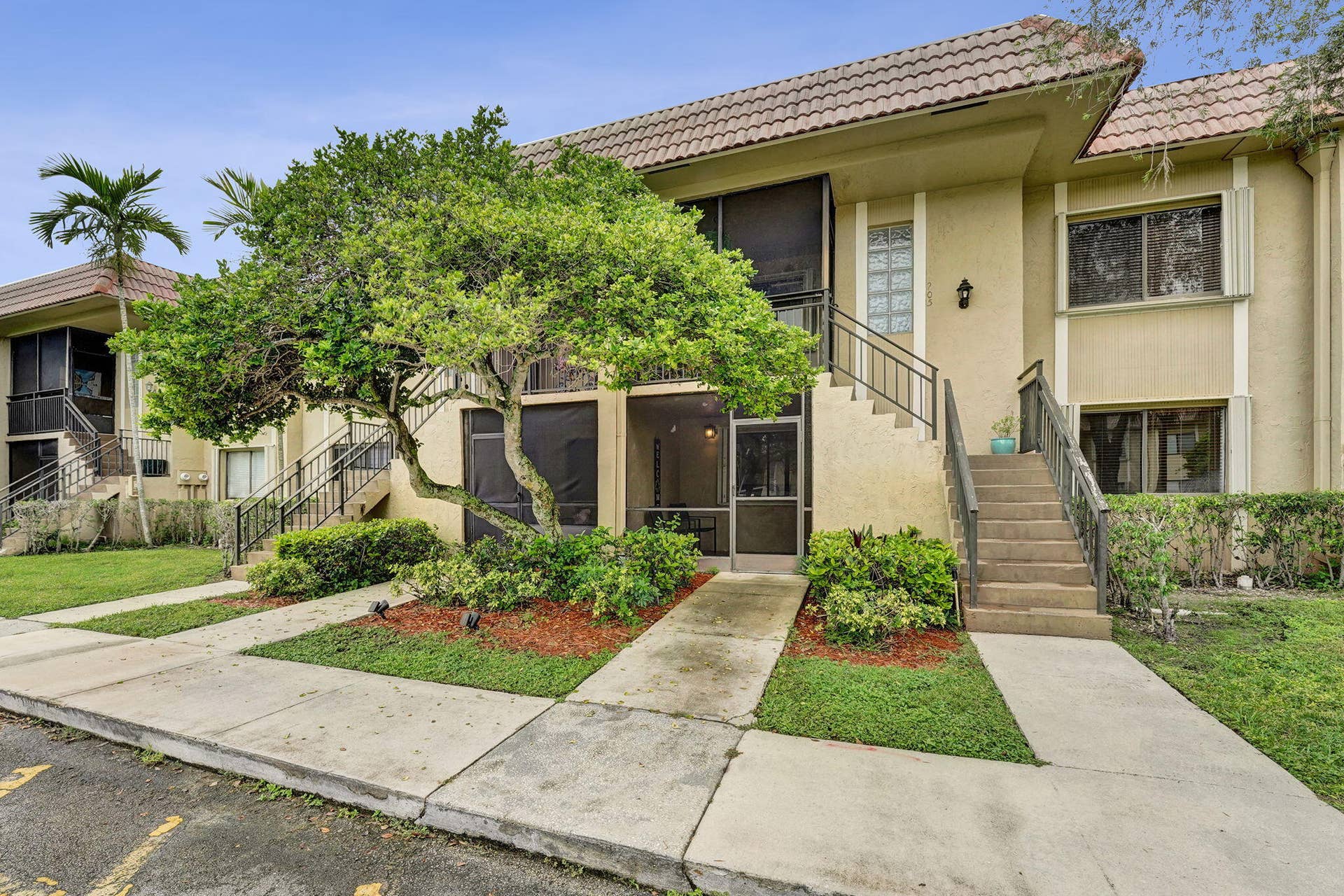 310 Lakeview Drive, #105, Weston, FL 33326 4-web-or-mls-DSC05237