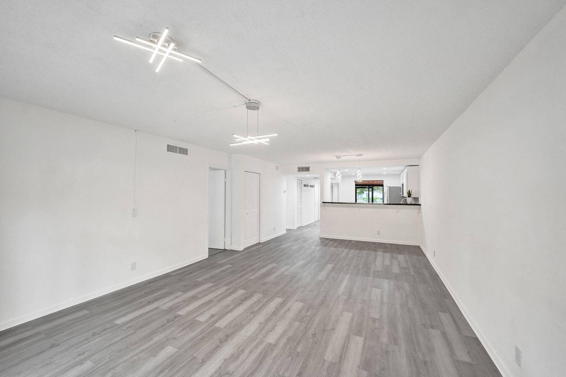 310 Lakeview Drive, #105, Weston, FL 33326 41-web-or-mls-DSC05348