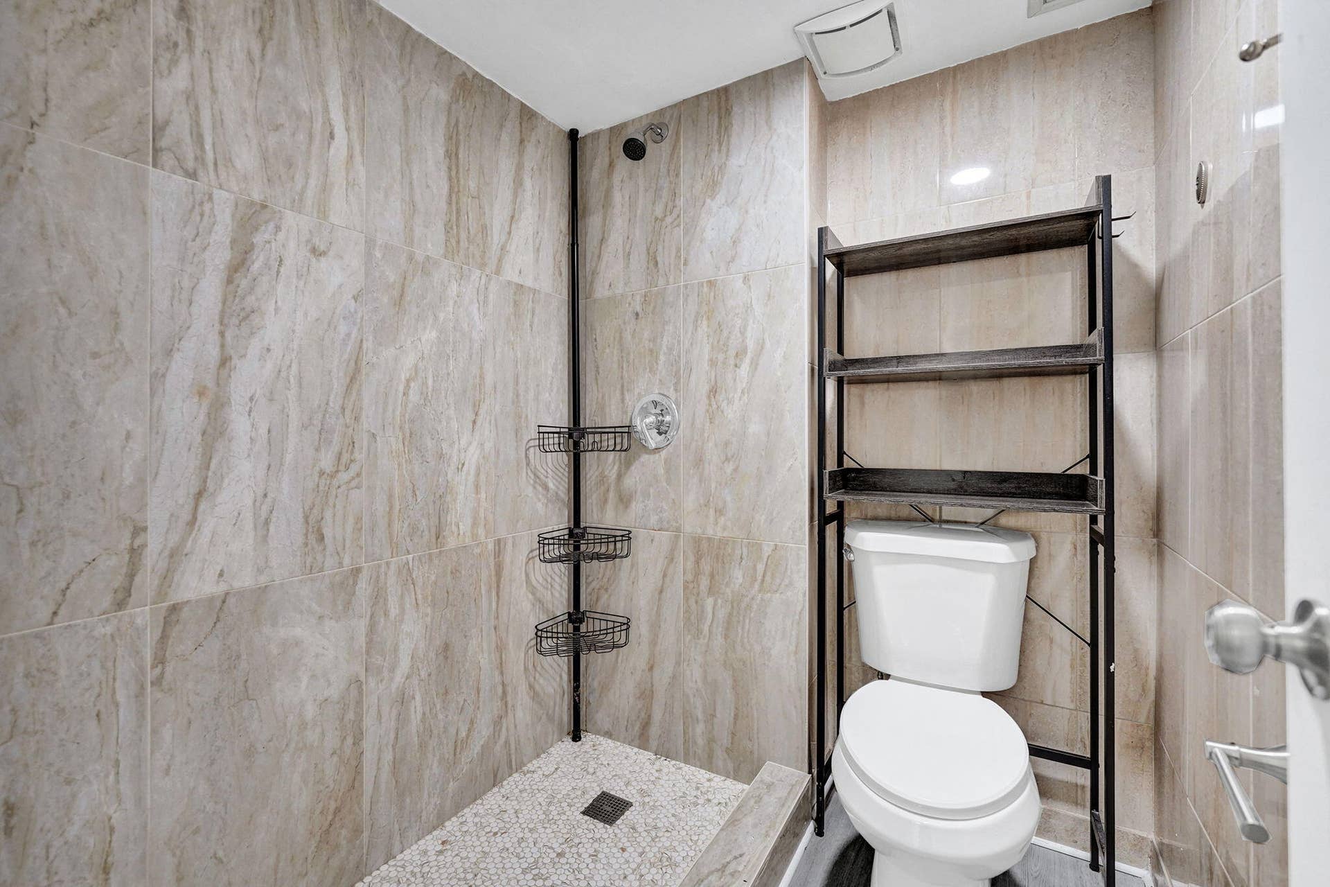 310 Lakeview Drive, #105, Weston, FL 33326 24-web-or-mls-DSC05297
