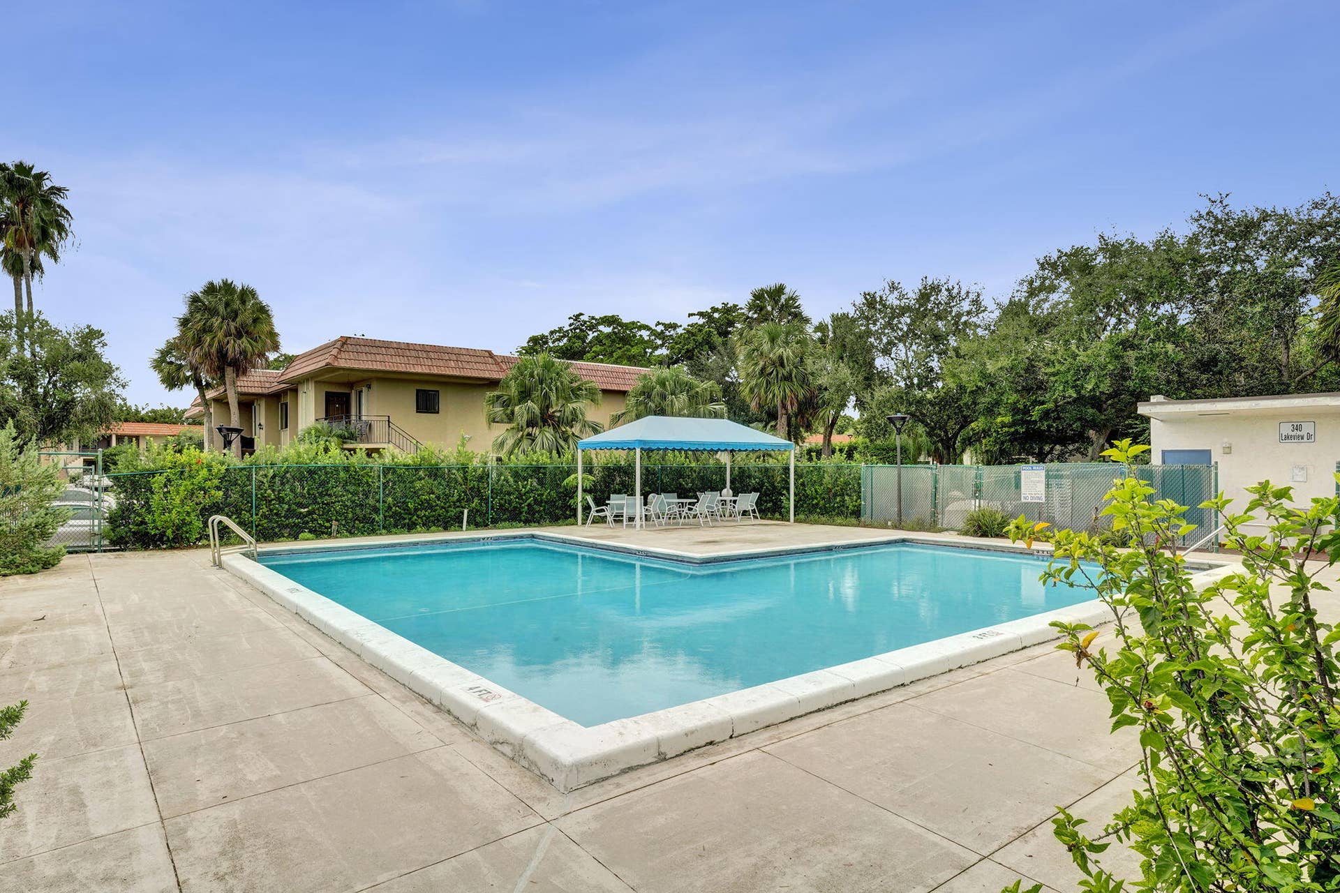 310 Lakeview Drive, #105, Weston, FL 33326 51-web-or-mls-DSC05378
