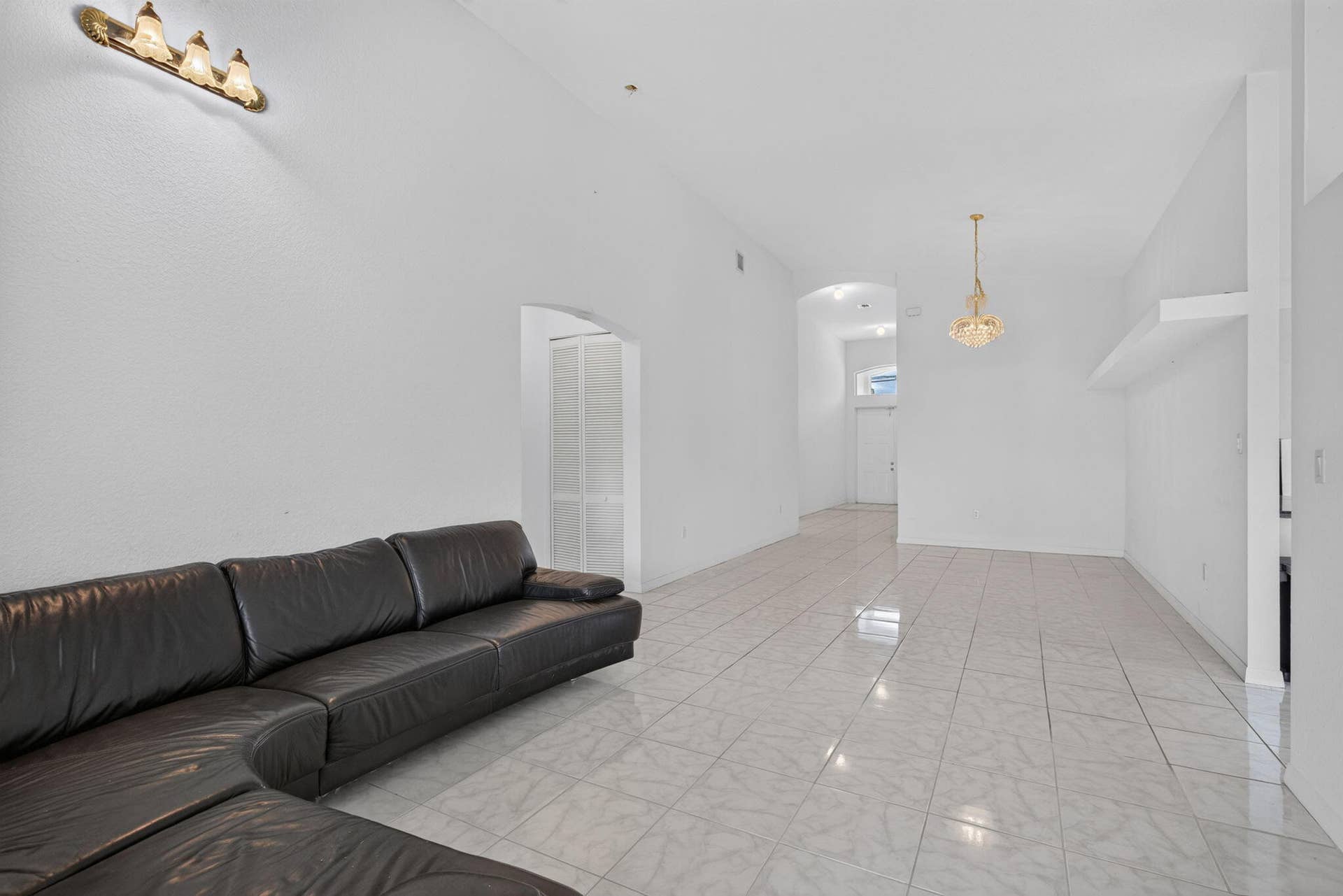 900 SE 2ND Avenue, Dania Beach, FL 33004 11-web-or-mls-_A7A9440