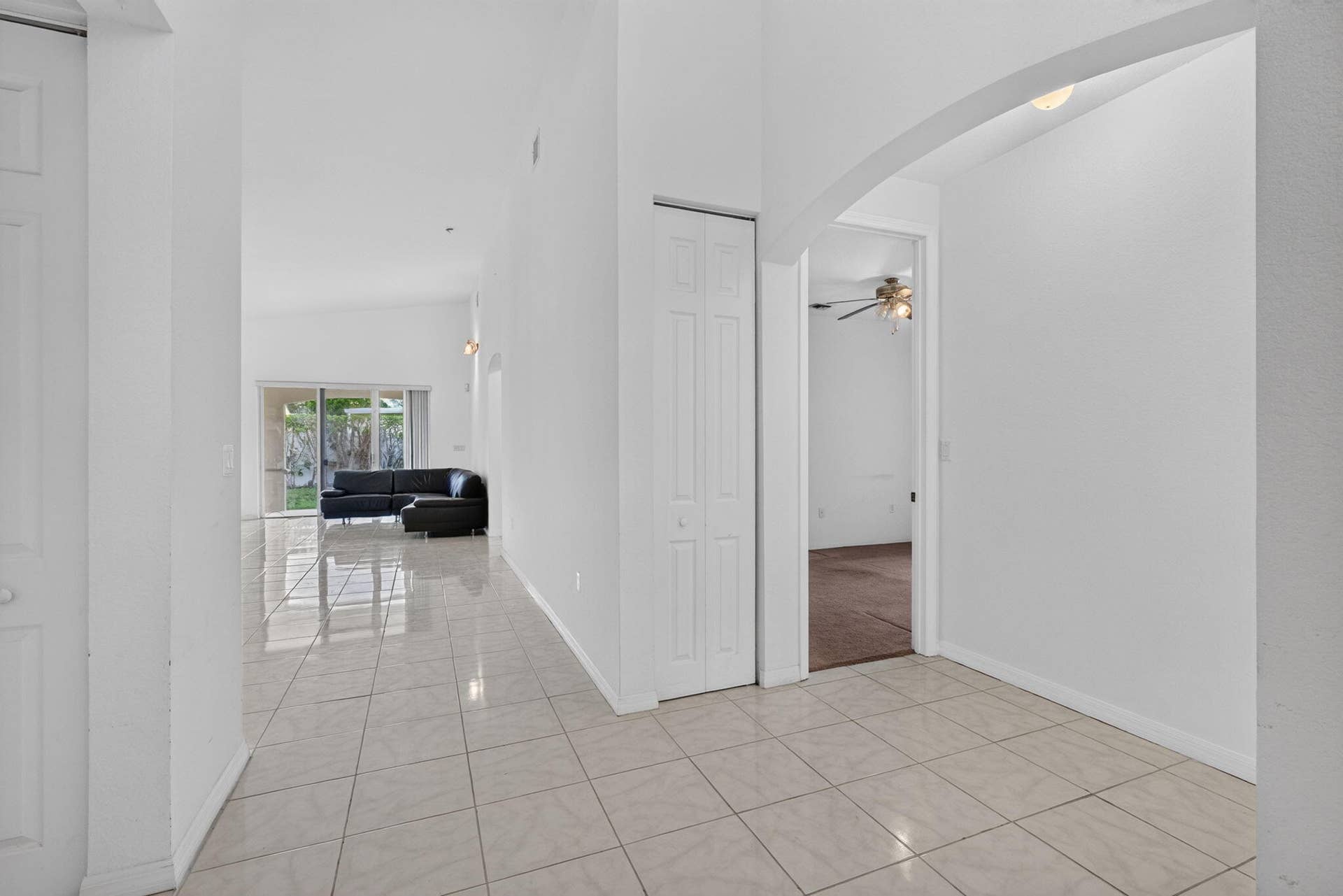900 SE 2ND Avenue, Dania Beach, FL 33004 5-web-or-mls-_A7A9402