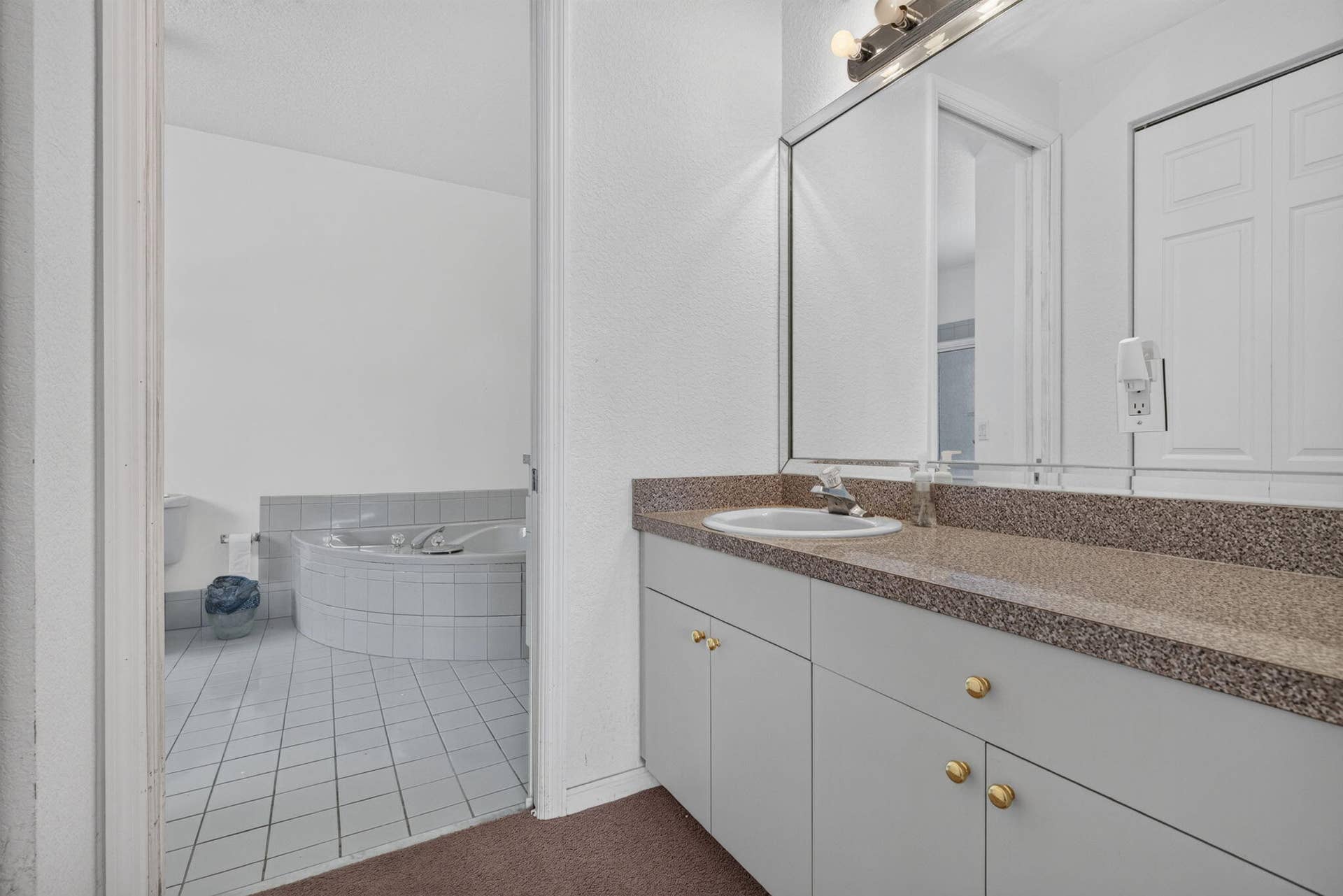 900 SE 2ND Avenue, Dania Beach, FL 33004 25-web-or-mls-_A7A9506