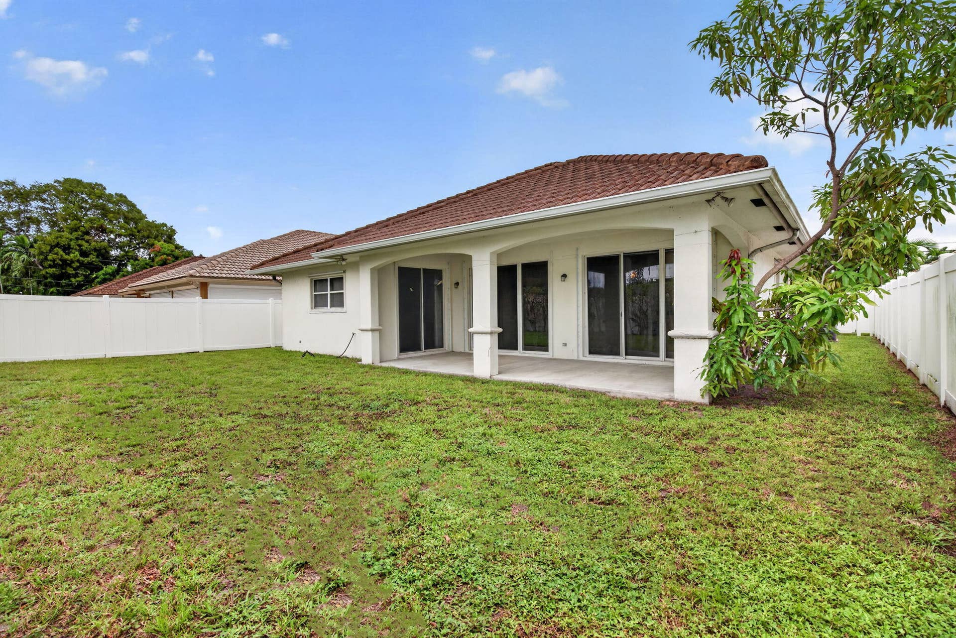 900 SE 2ND Avenue, Dania Beach, FL 33004 43-web-or-mls-_A7A9589