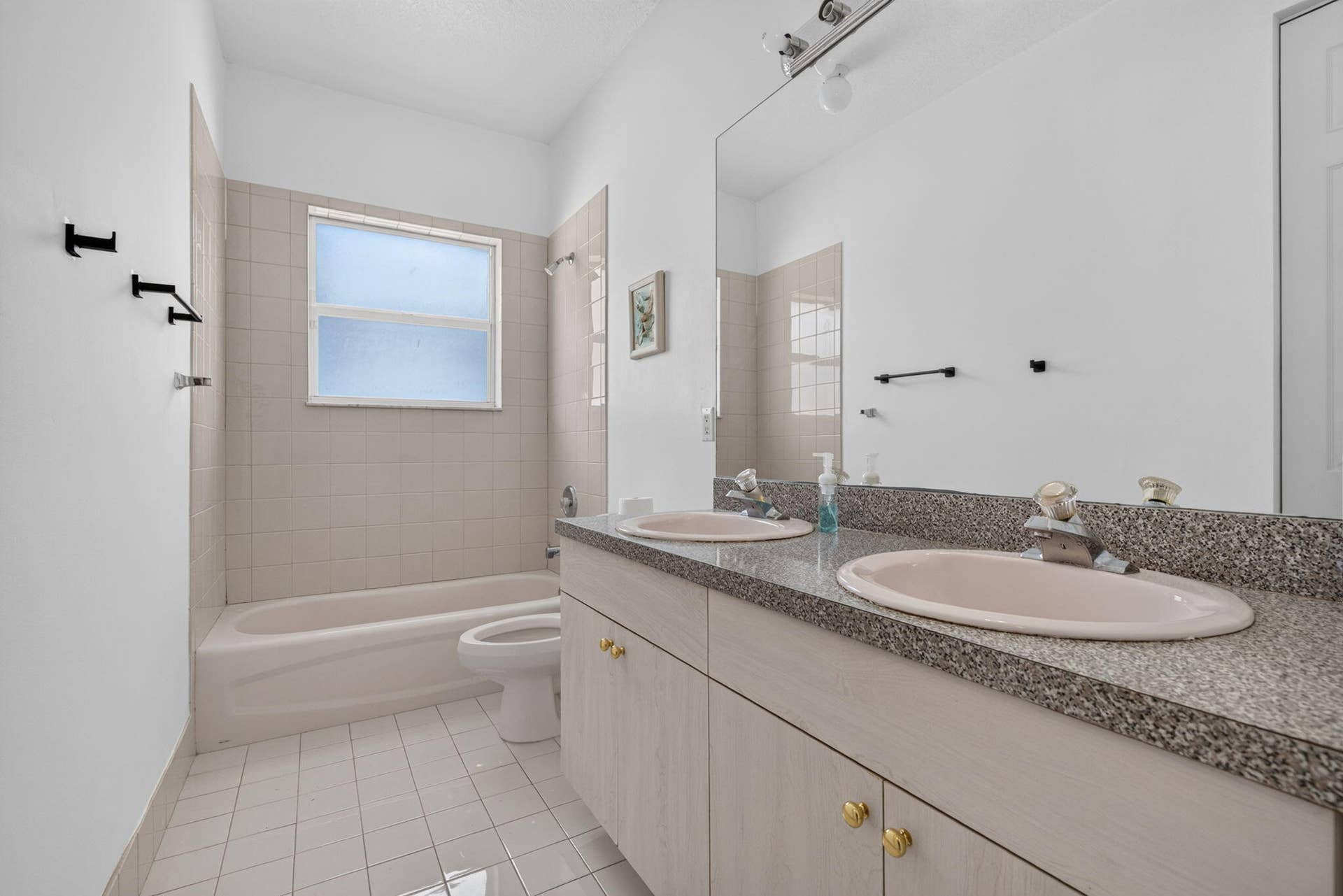 900 SE 2ND Avenue, Dania Beach, FL 33004 31-web-or-mls-_A7A9542