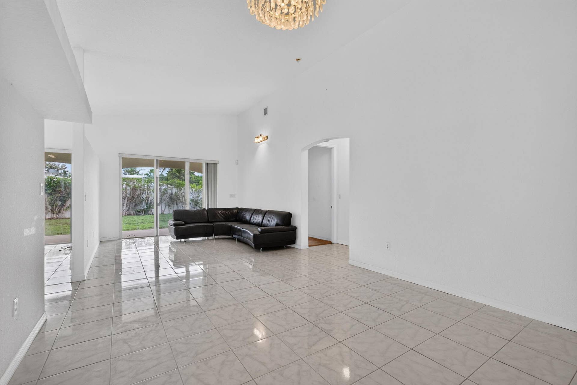 900 SE 2ND Avenue, Dania Beach, FL 33004 8-web-or-mls-_A7A9421