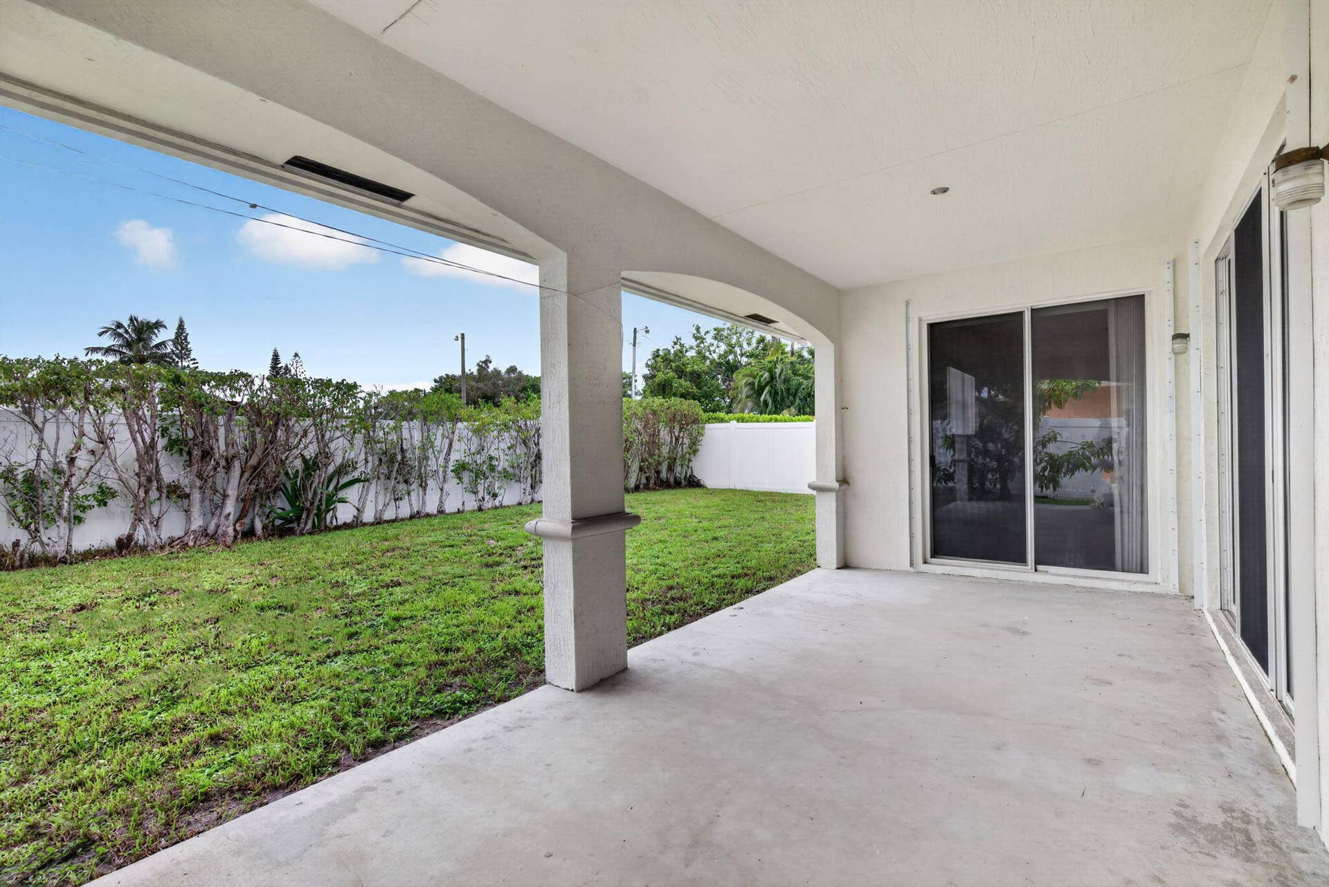 900 SE 2ND Avenue, Dania Beach, FL 33004 40-web-or-mls-_A7A9571