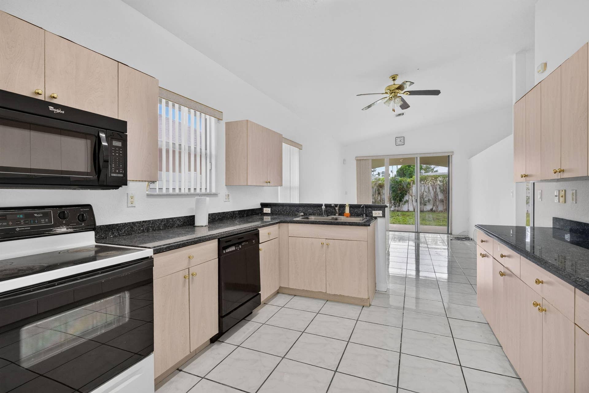 900 SE 2ND Avenue, Dania Beach, FL 33004 20-web-or-mls-_A7A9481