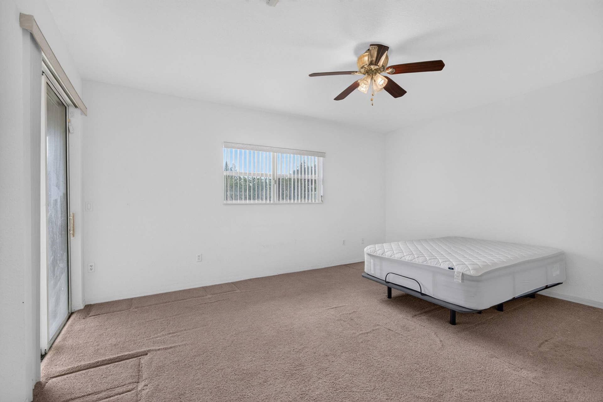900 SE 2ND Avenue, Dania Beach, FL 33004 21-web-or-mls-_A7A9486