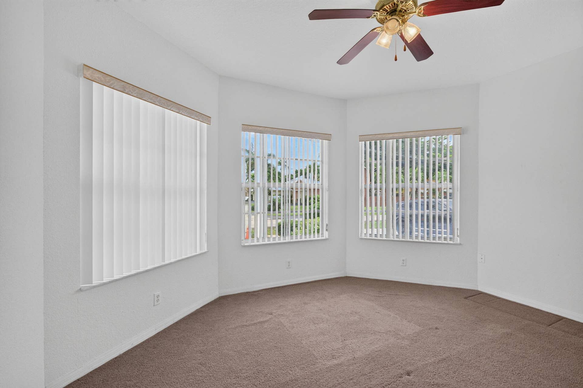 900 SE 2ND Avenue, Dania Beach, FL 33004 29-web-or-mls-_A7A9531