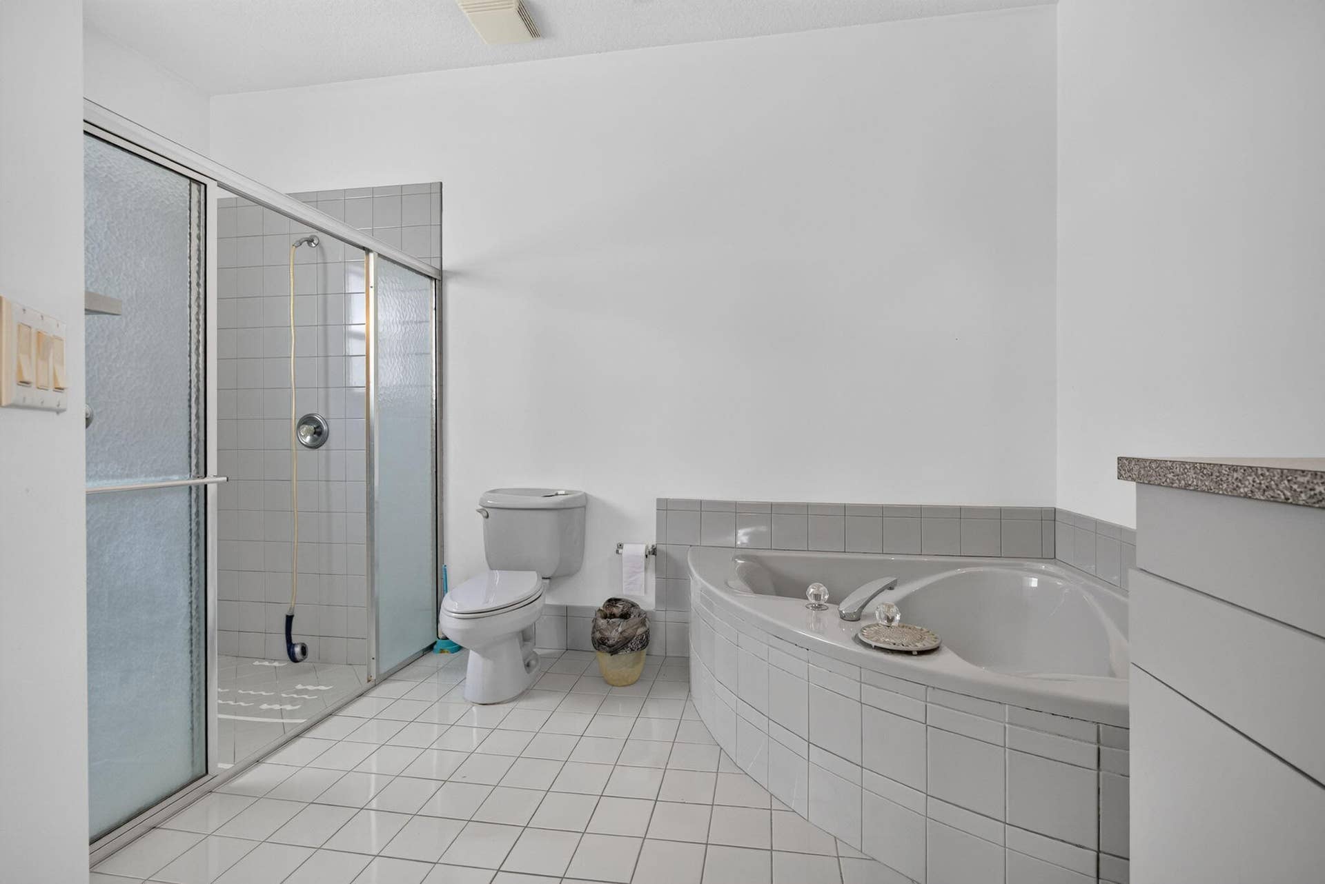 900 SE 2ND Avenue, Dania Beach, FL 33004 26-web-or-mls-_A7A9513