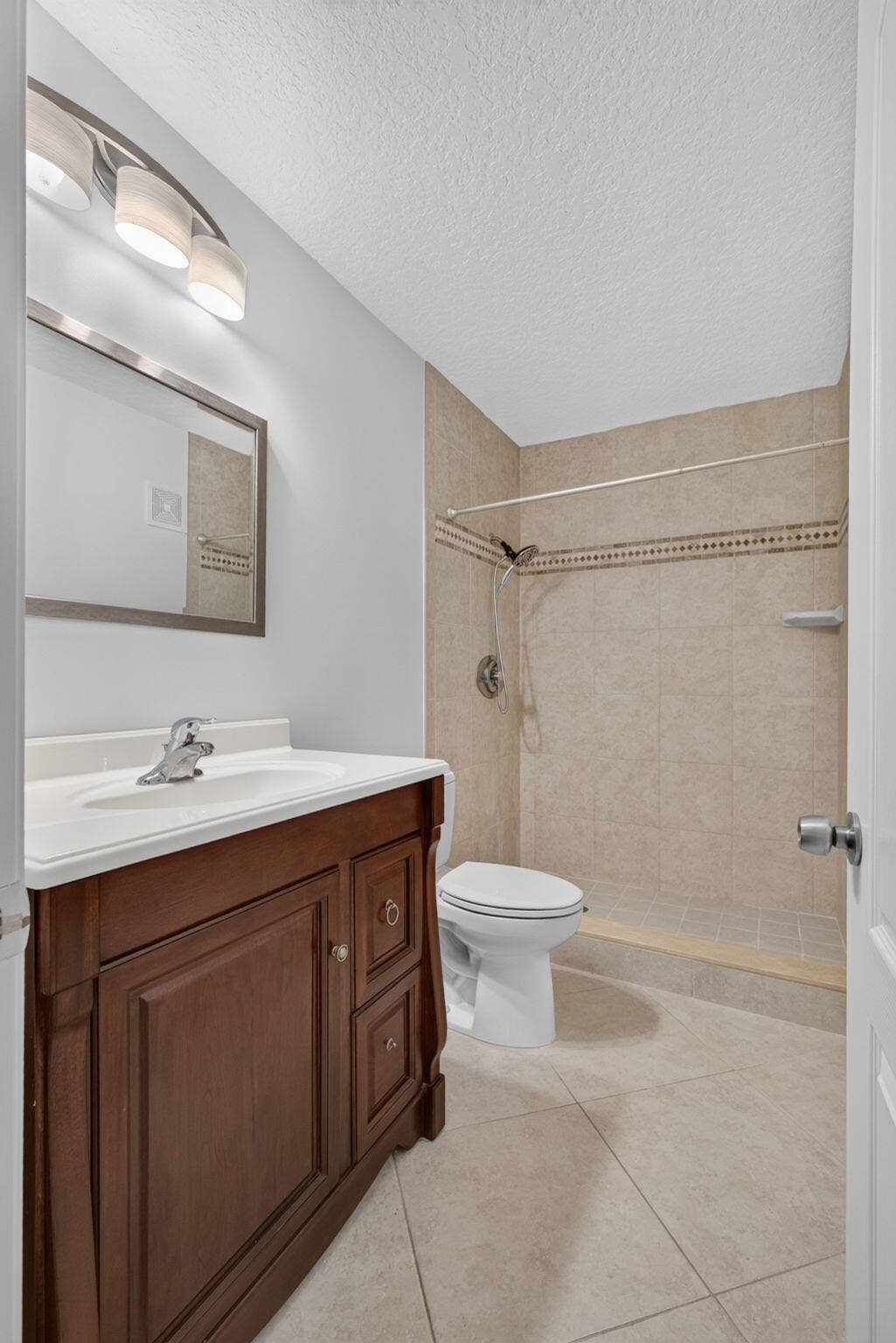 42 Uno Lago Drive, Juno Beach, FL 33408 35-web-or-mls-5D1A7289
