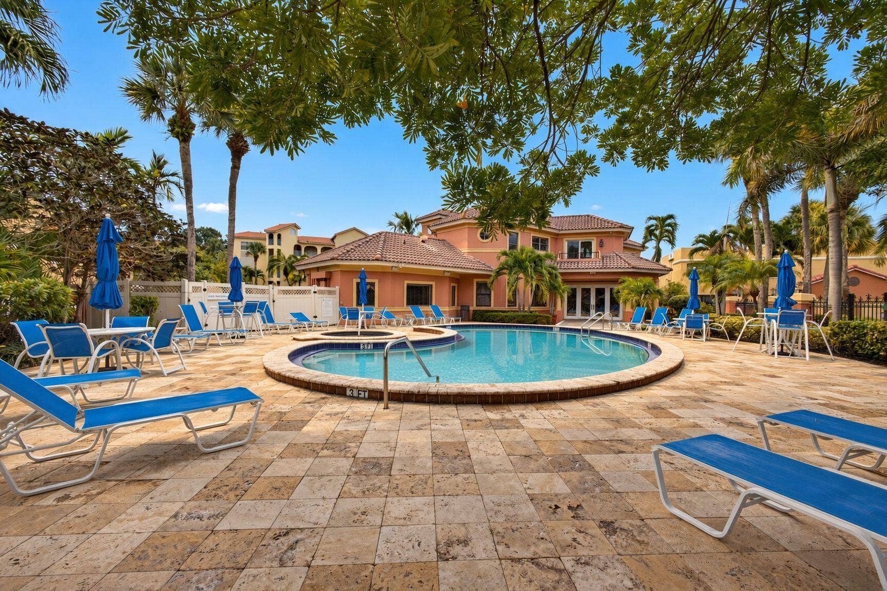 42 Uno Lago Drive, Juno Beach, FL 33408 47-web-or-mls-dsLdD