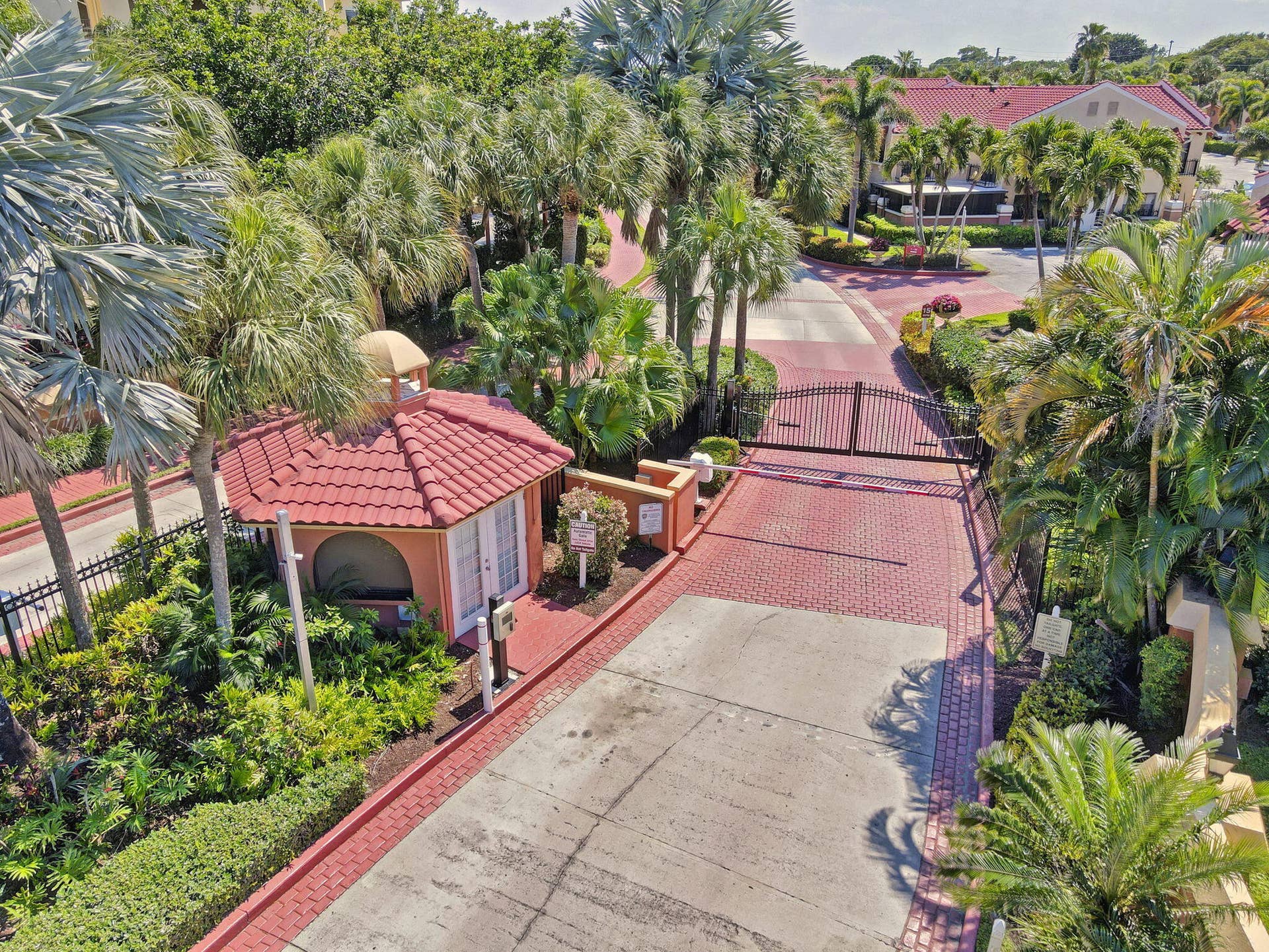 42 Uno Lago Drive, Juno Beach, FL 33408 62-web-or-mls-56-print-DJI_0206_07_08_09