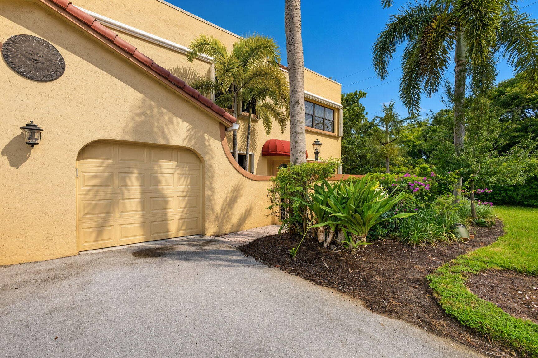 42 Uno Lago Drive, Juno Beach, FL 33408 4-web-or-mls-VJkEv