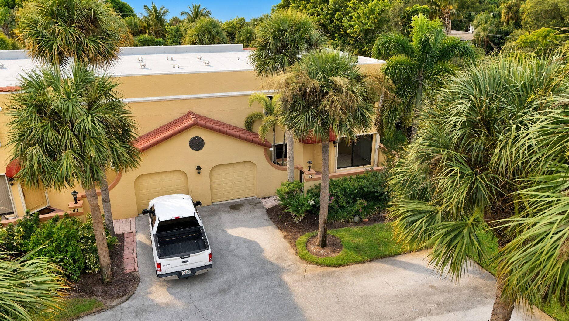 42 Uno Lago Drive, Juno Beach, FL 33408 36-web-or-mls-NmgOm