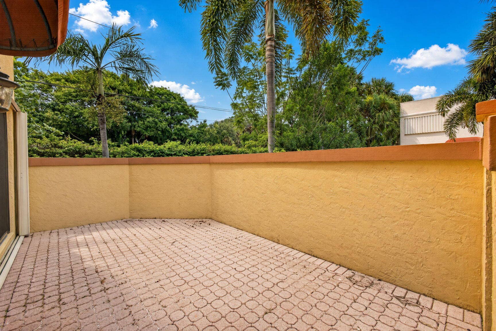 42 Uno Lago Drive, Juno Beach, FL 33408 8-web-or-mls-ZEdvO