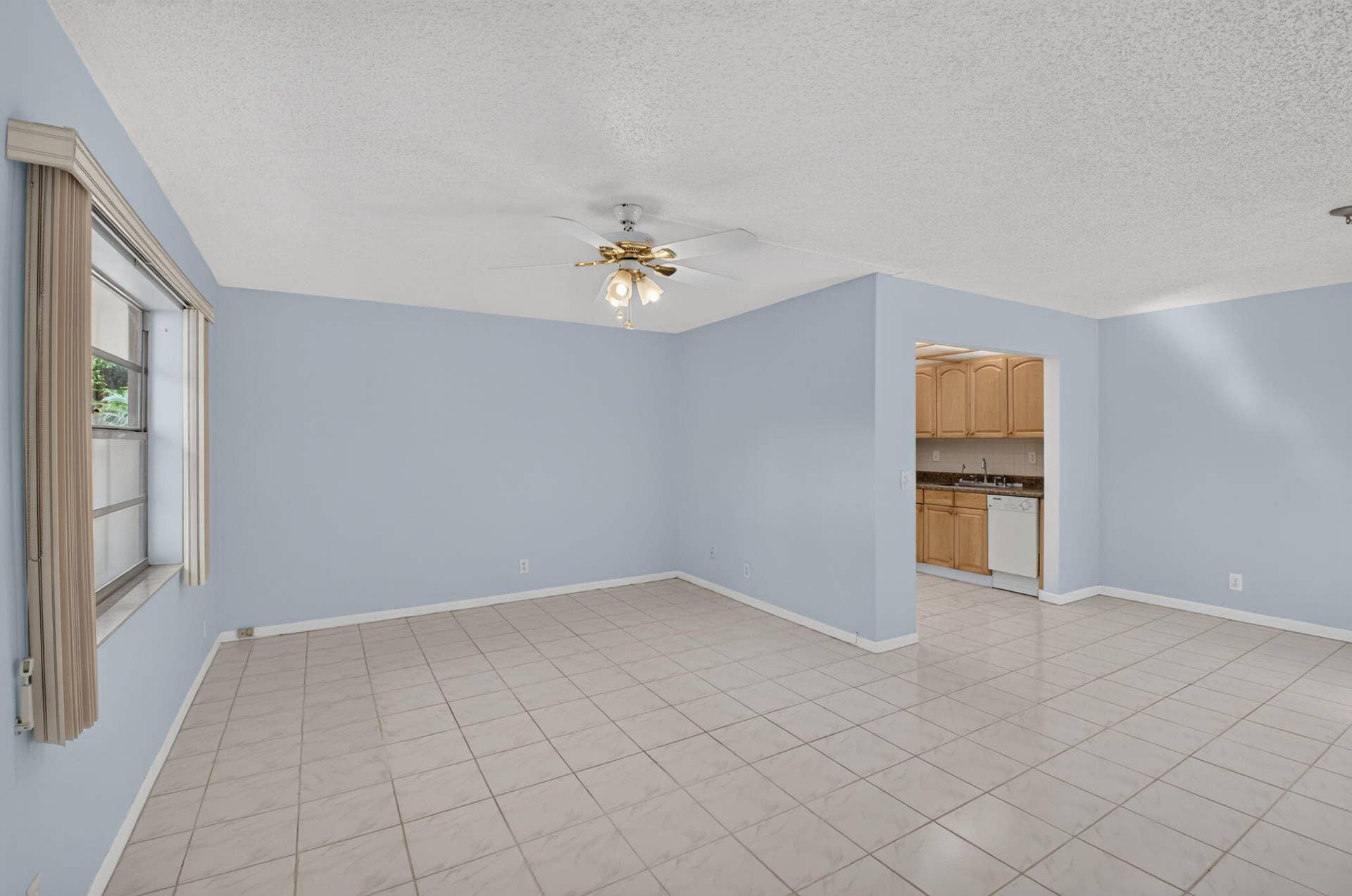 386 Capri I, Delray Beach, FL 33484 Open and spacious