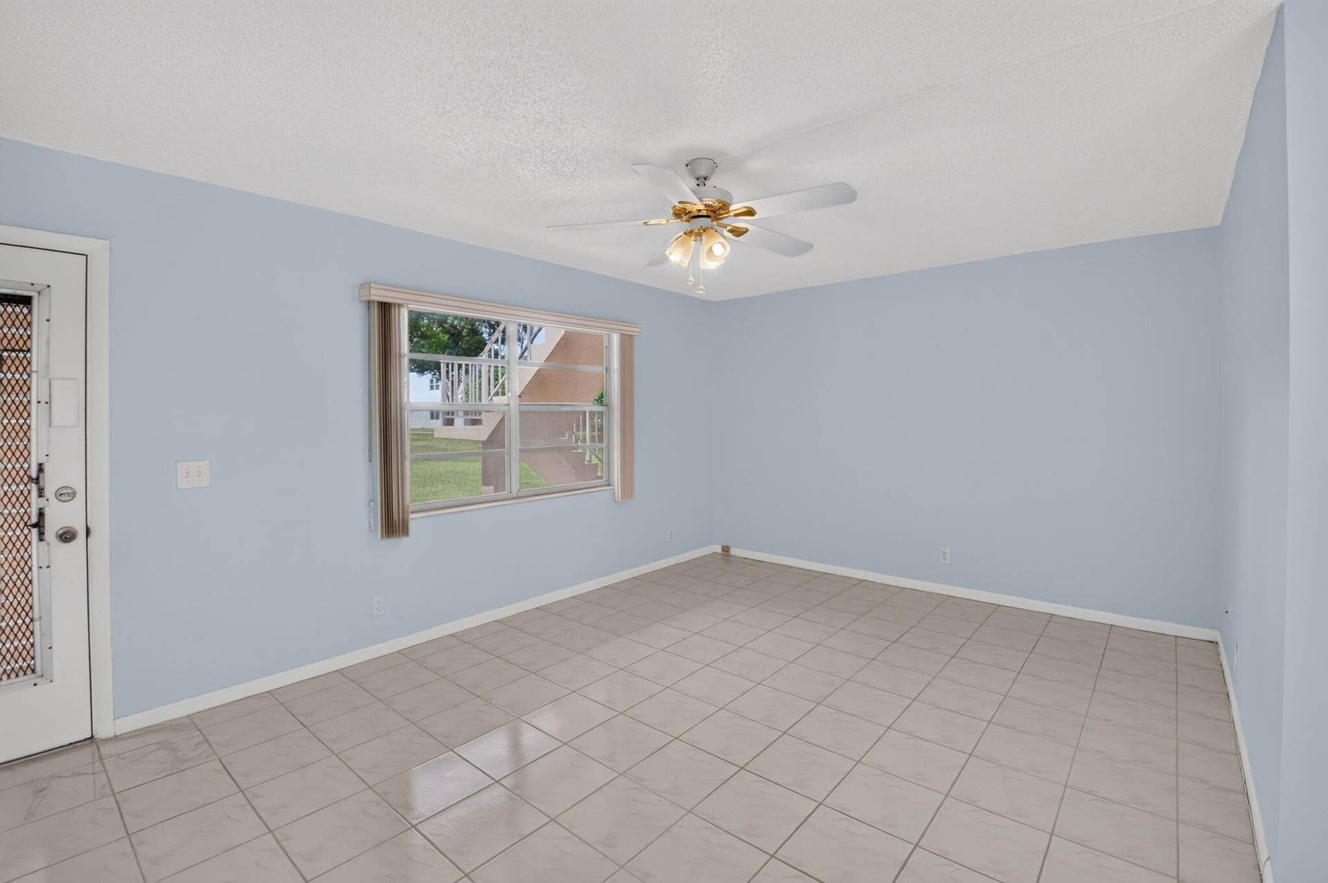 386 Capri I, Delray Beach, FL 33484 Living