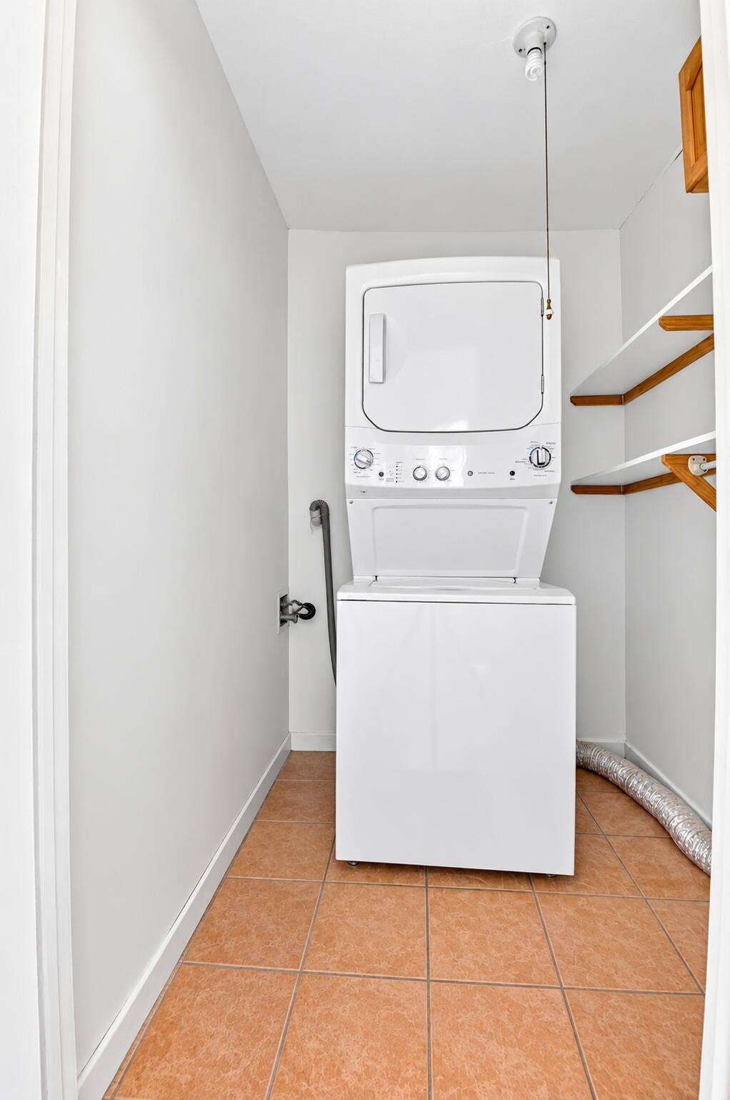 386 Capri I, Delray Beach, FL 33484 Laundry in condo