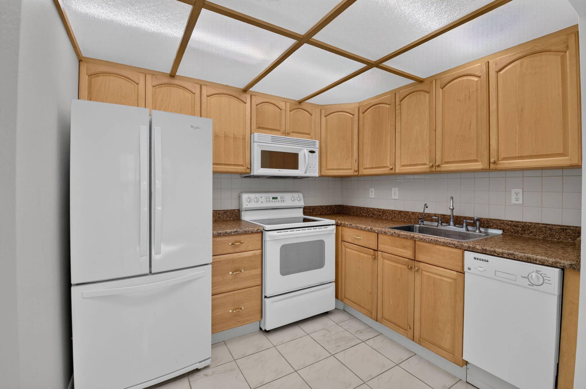 386 Capri I, Delray Beach, FL 33484 Kitchen