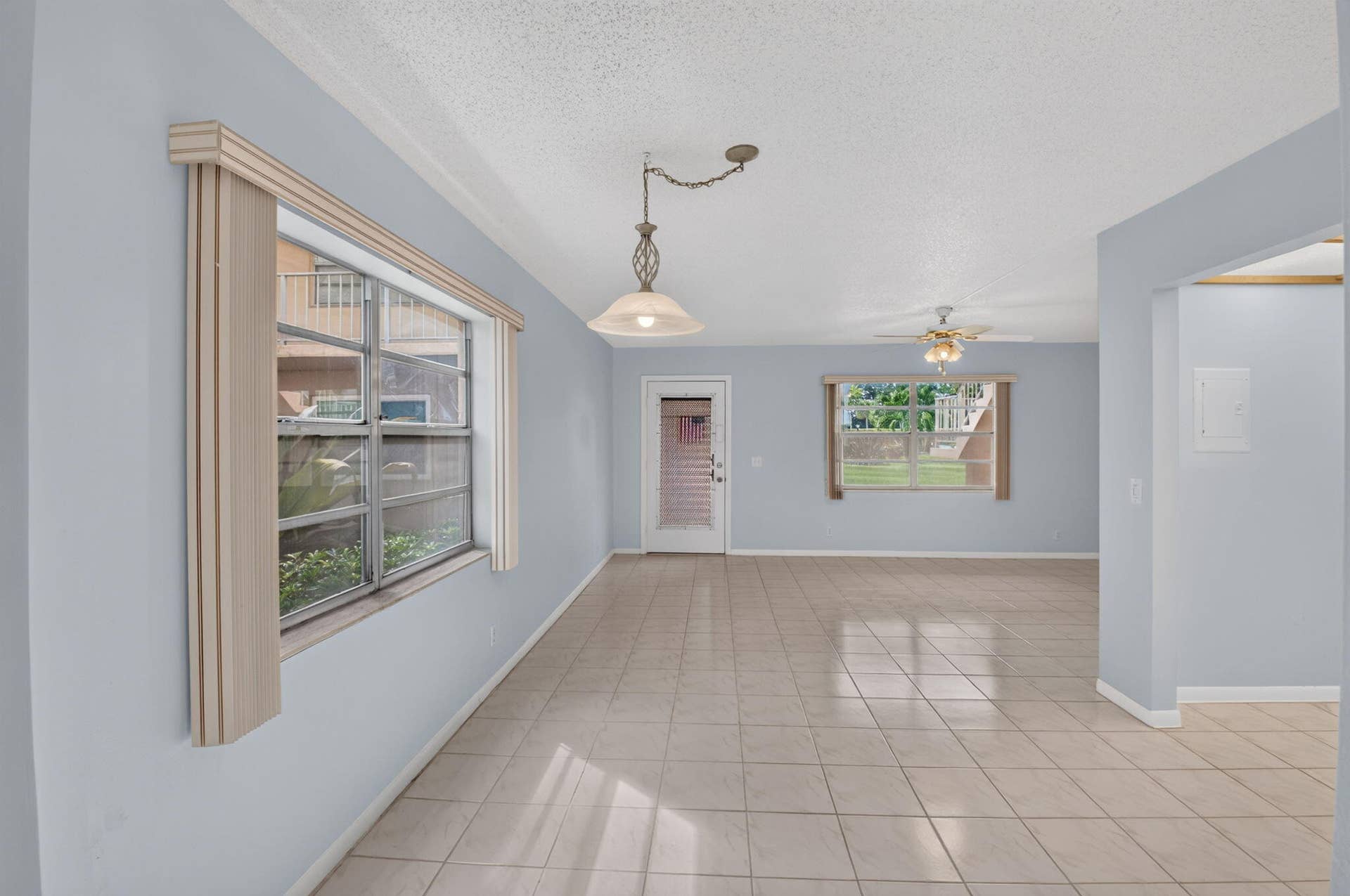 386 Capri I, Delray Beach, FL 33484 Dinning