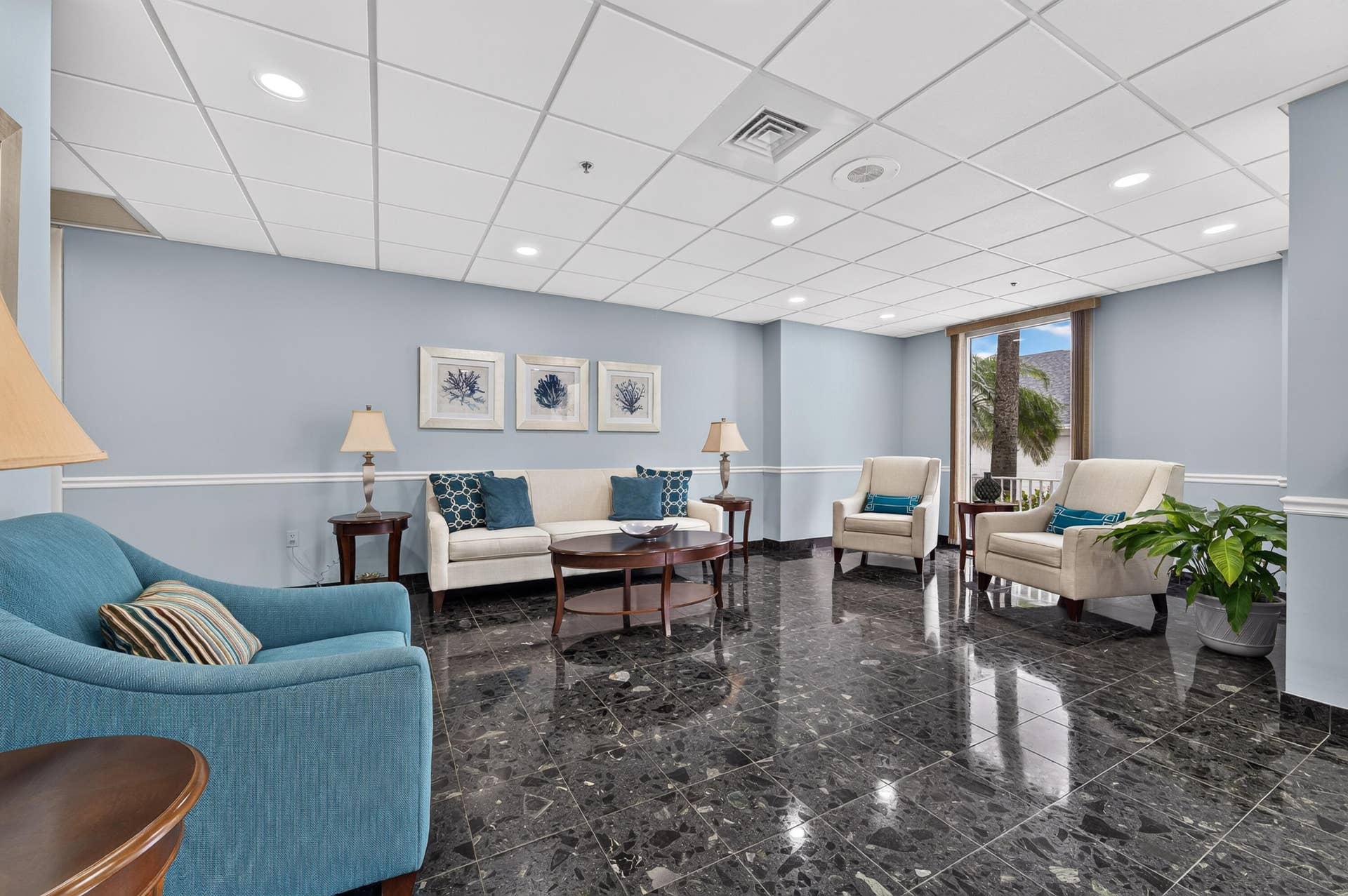 Amenities: Lobby