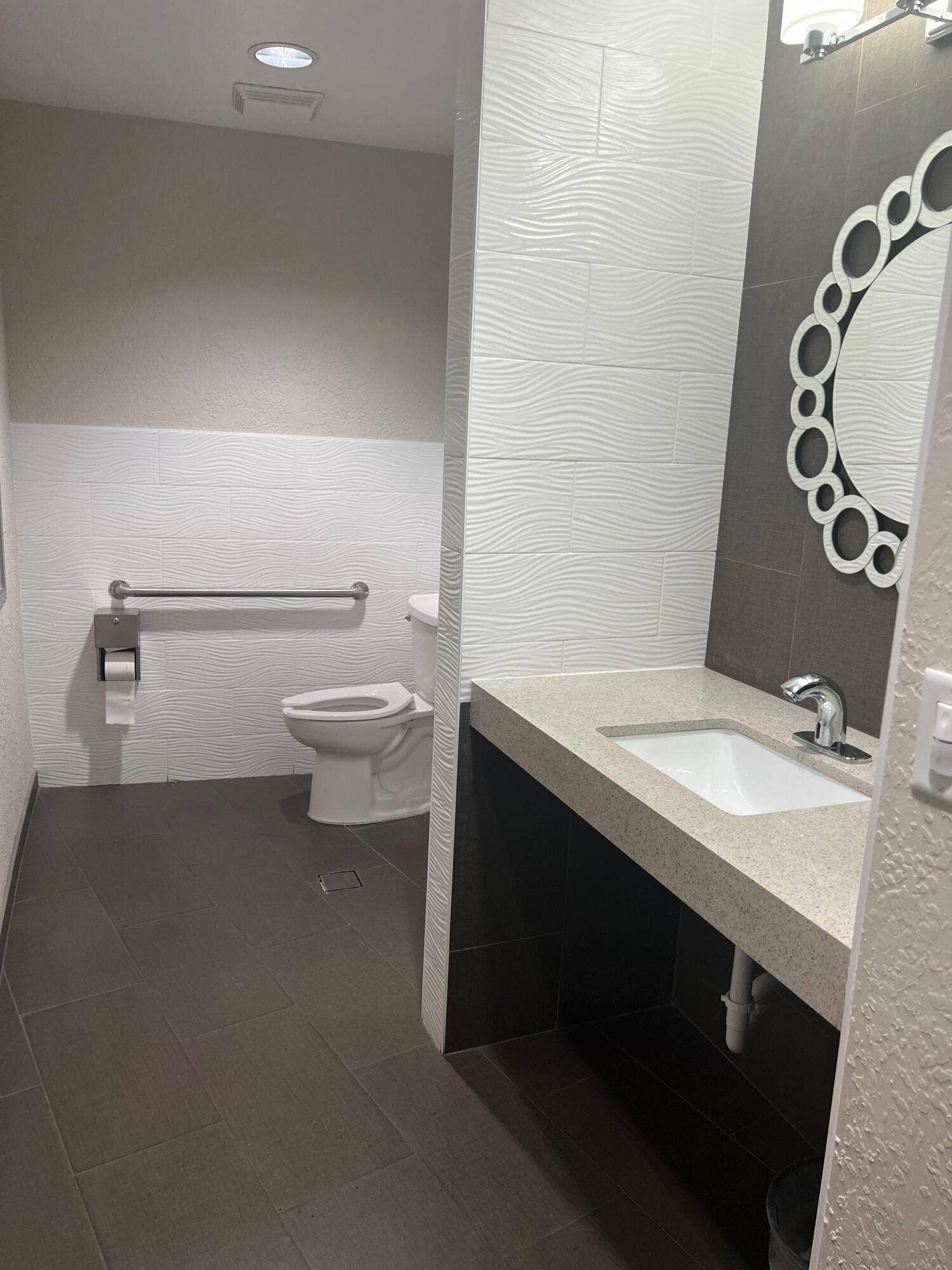 clubhouse rest room