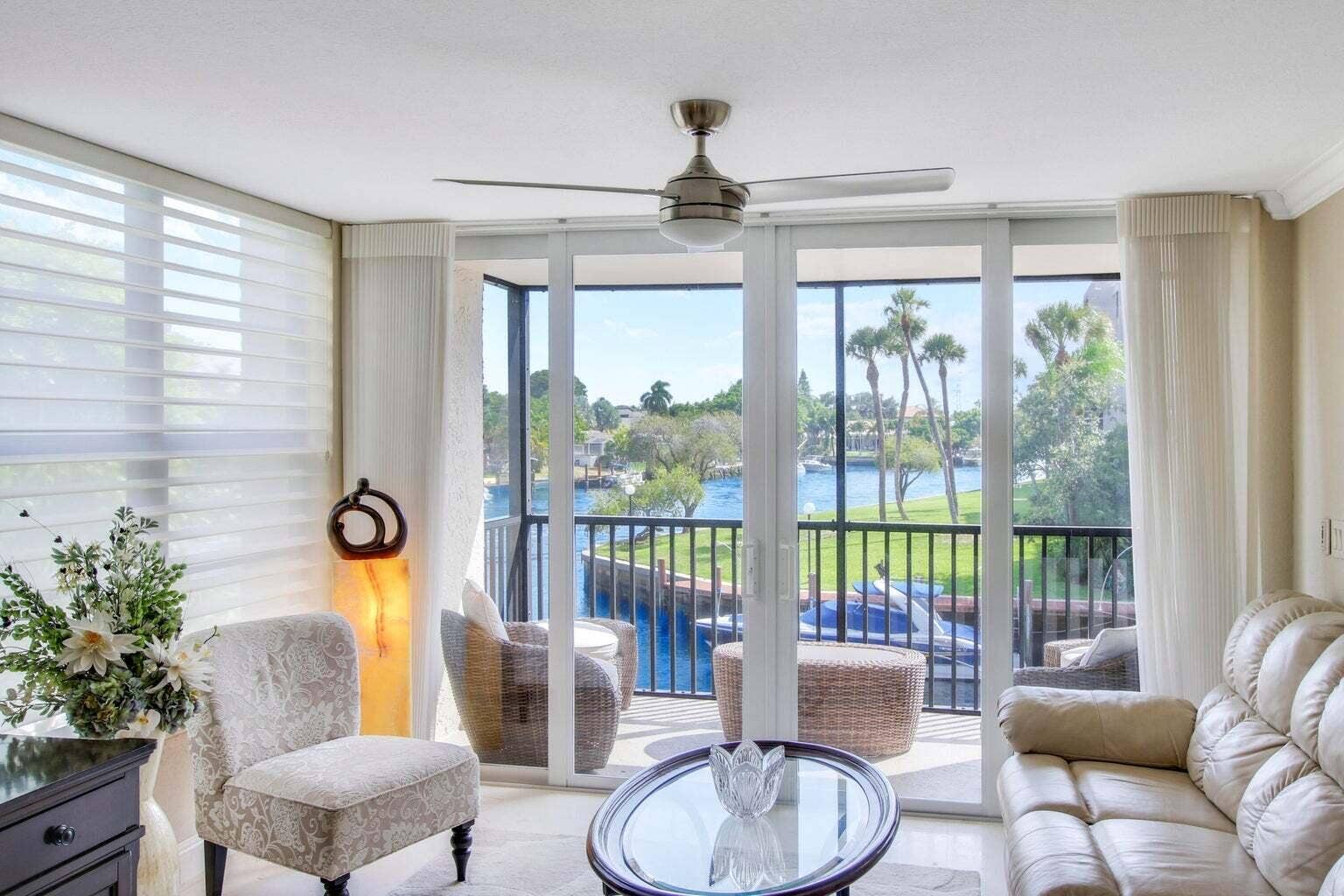 8 Royal Palm Way, #2010, Boca Raton, FL 33432 Living Rm