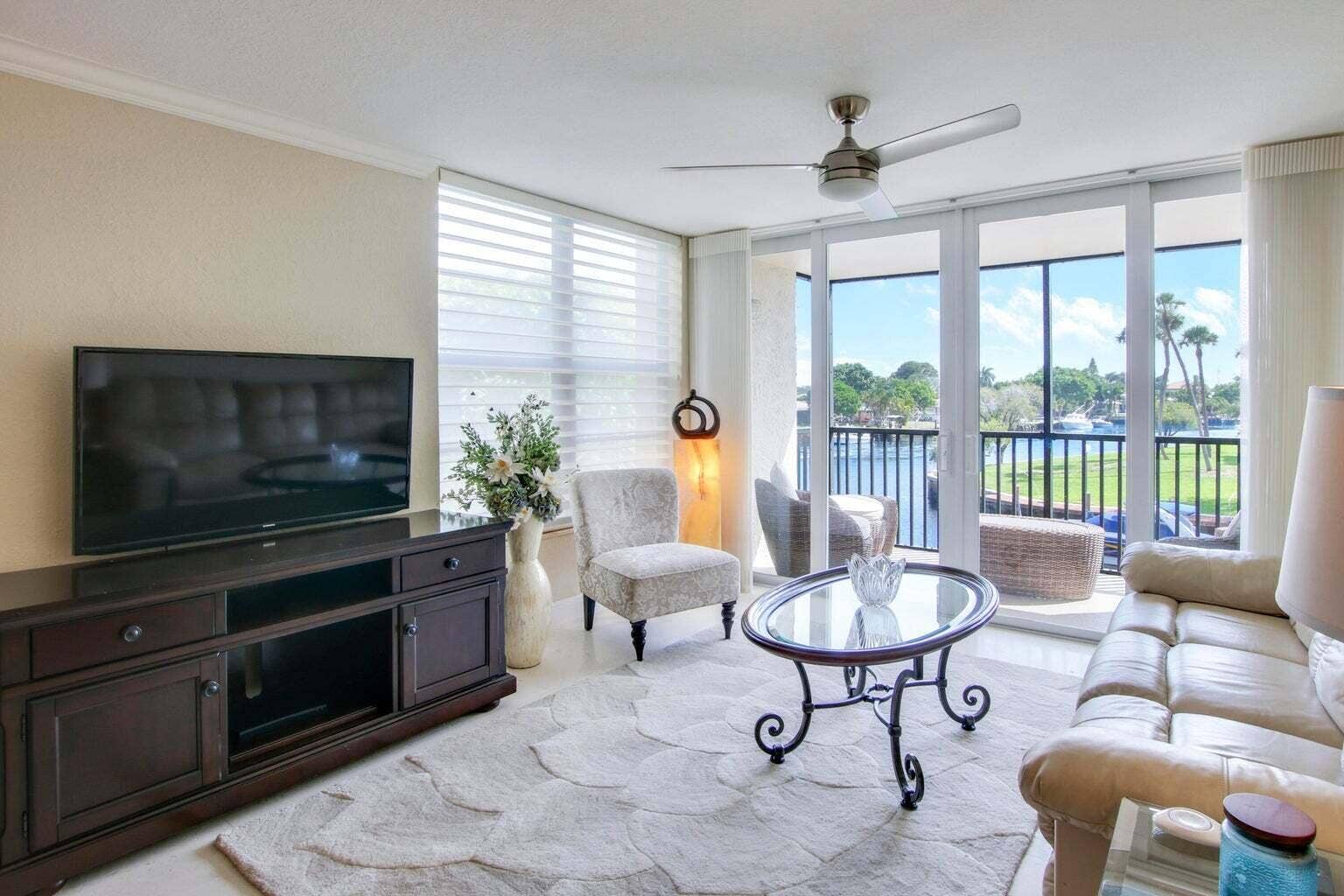 8 Royal Palm Way, #2010, Boca Raton, FL 33432 Living Rm-3