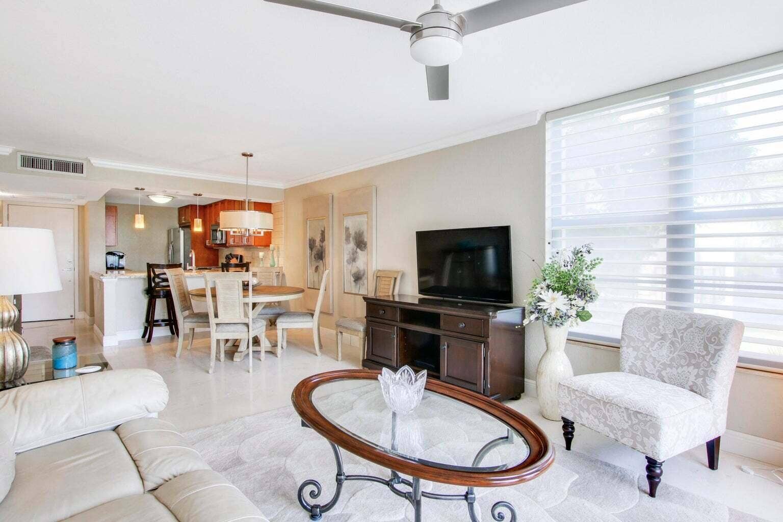 8 Royal Palm Way, #2010, Boca Raton, FL 33432 Living,Dining, Rm