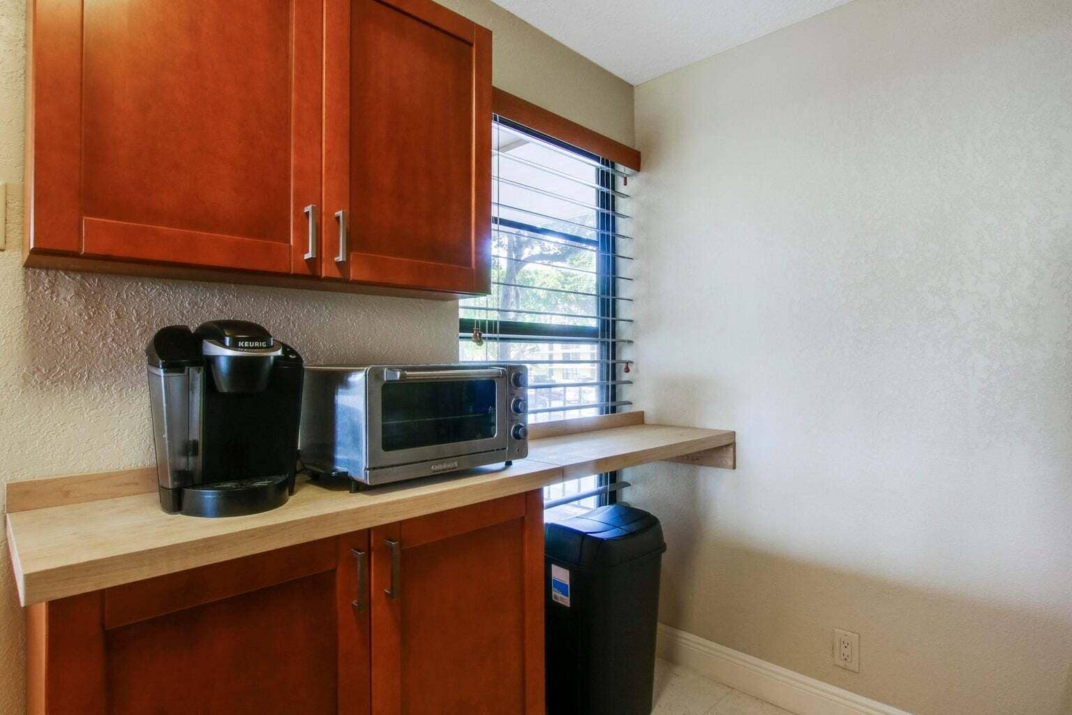 8 Royal Palm Way, #2010, Boca Raton, FL 33432 Kitchen-6
