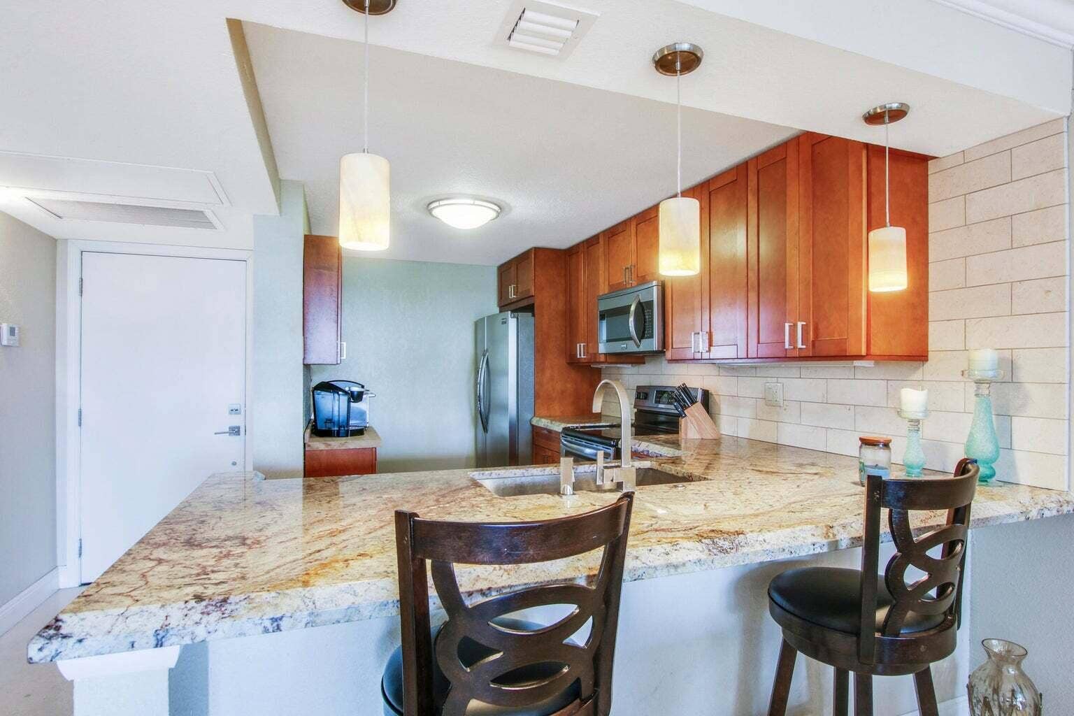 8 Royal Palm Way, #2010, Boca Raton, FL 33432 Kitchen-4