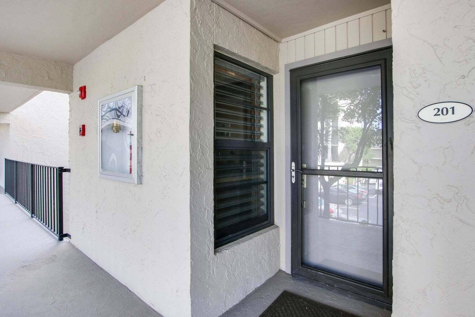 8 Royal Palm Way, #2010, Boca Raton, FL 33432 Entrance
