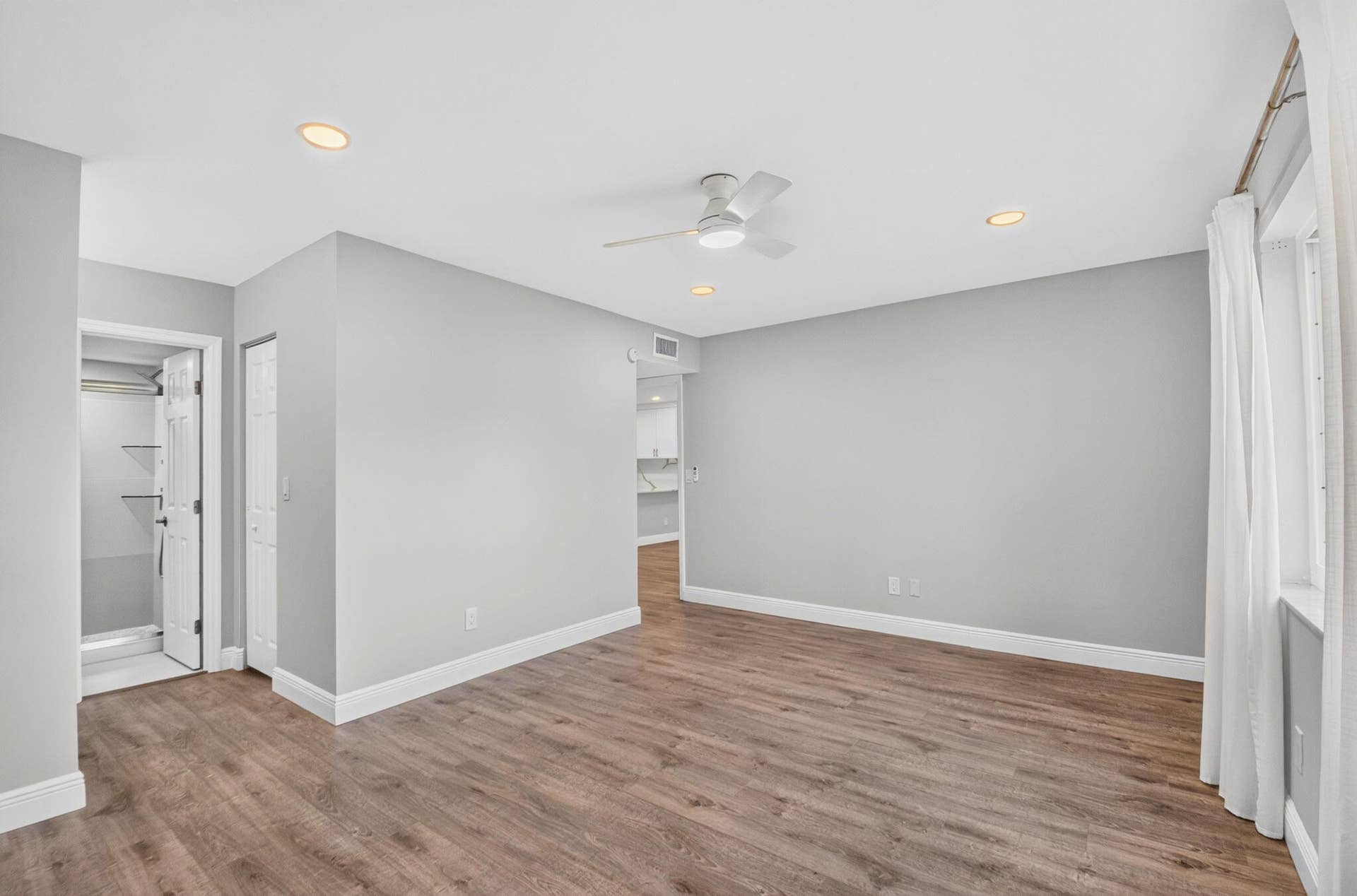 163 LAKE EVELYN Drive, West Palm Beach, FL 33411 Primary Bedroom , Walk In Closet w/ Shelving, Fully Renovated On Suite Bathroom w Walk In Shower