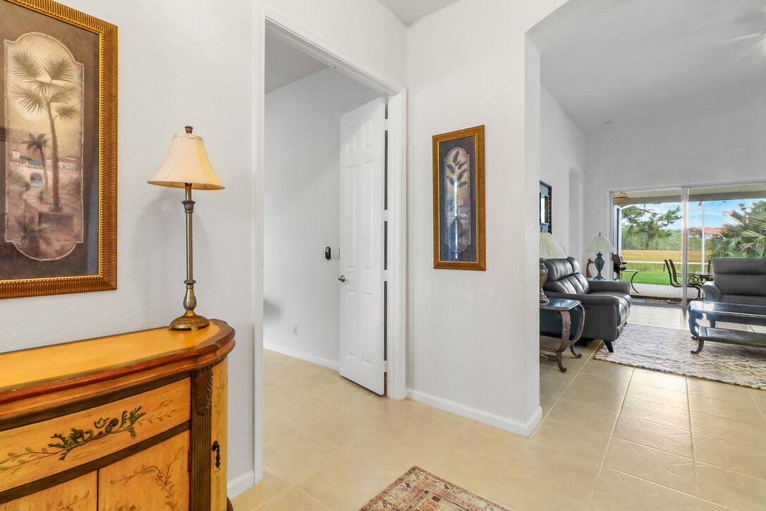 9110 Bay Harbour Circle, West Palm Beach, FL 33411 Foyer