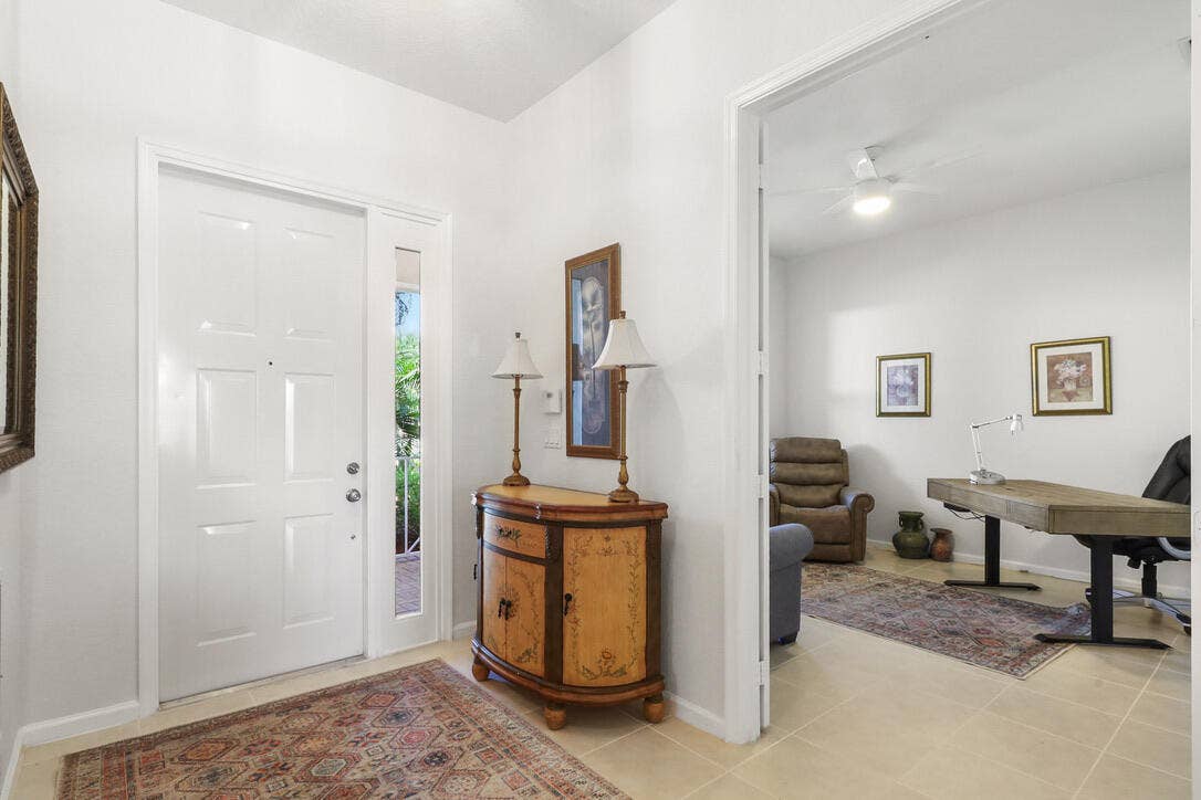 9110 Bay Harbour Circle, West Palm Beach, FL 33411 Foyer