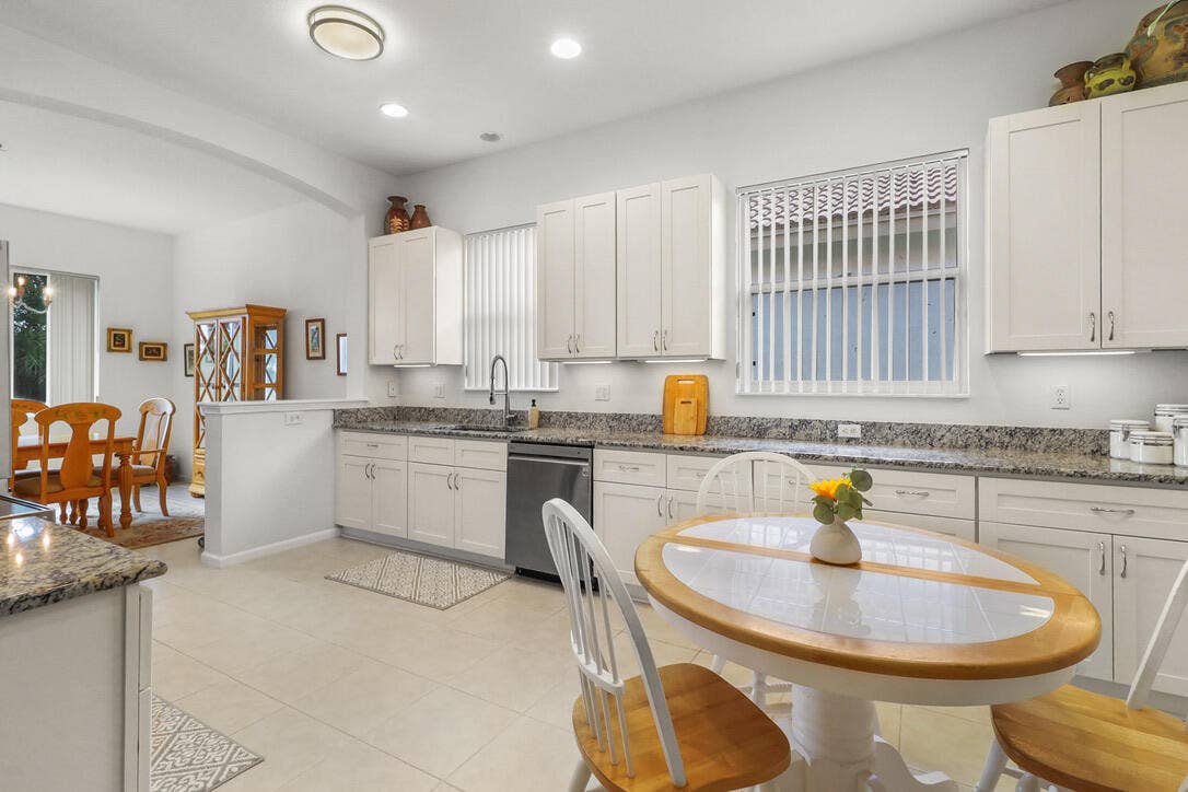 9110 Bay Harbour Circle, West Palm Beach, FL 33411 Kitchen