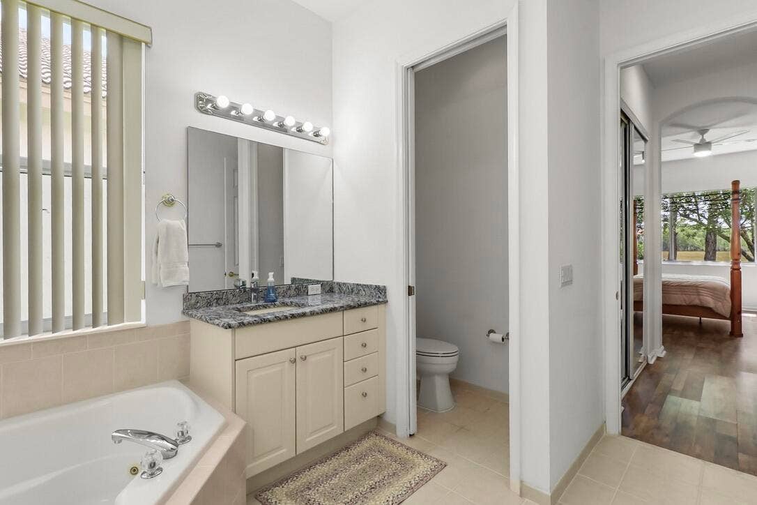 9110 Bay Harbour Circle, West Palm Beach, FL 33411 Primary bathroom