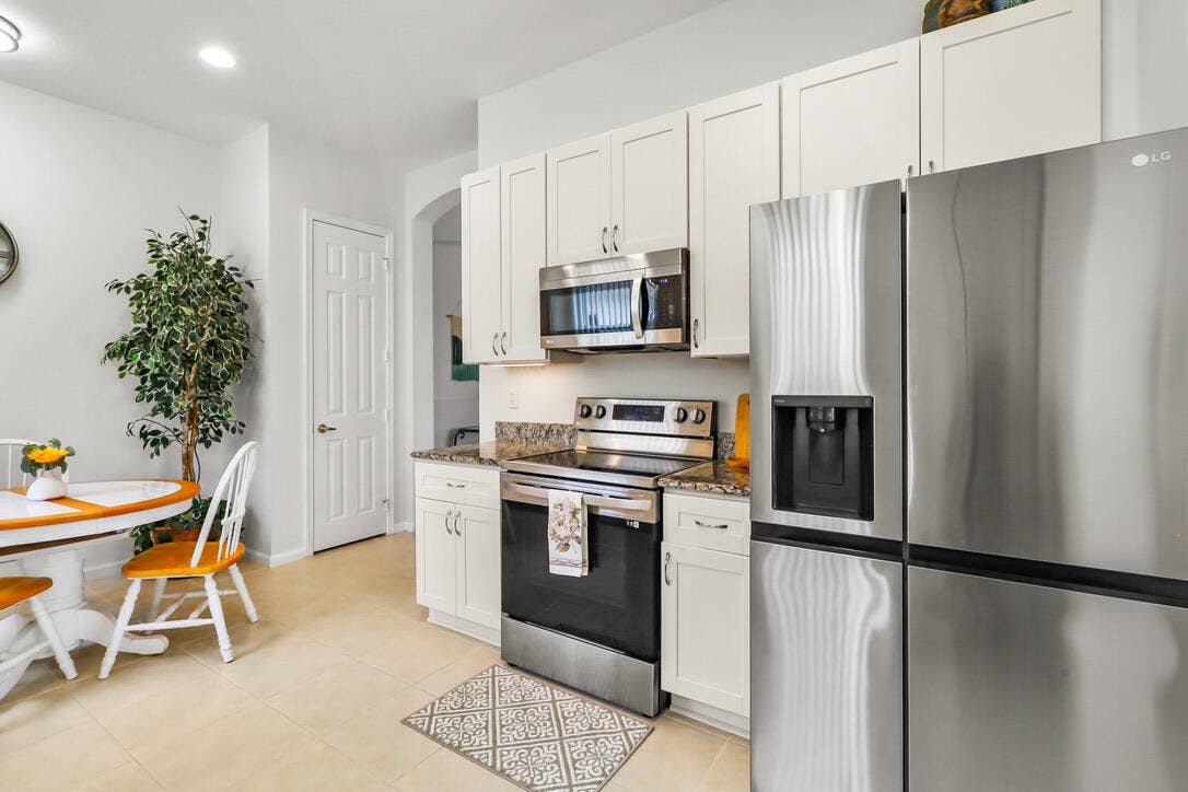 9110 Bay Harbour Circle, West Palm Beach, FL 33411 Gourmet Kitchen