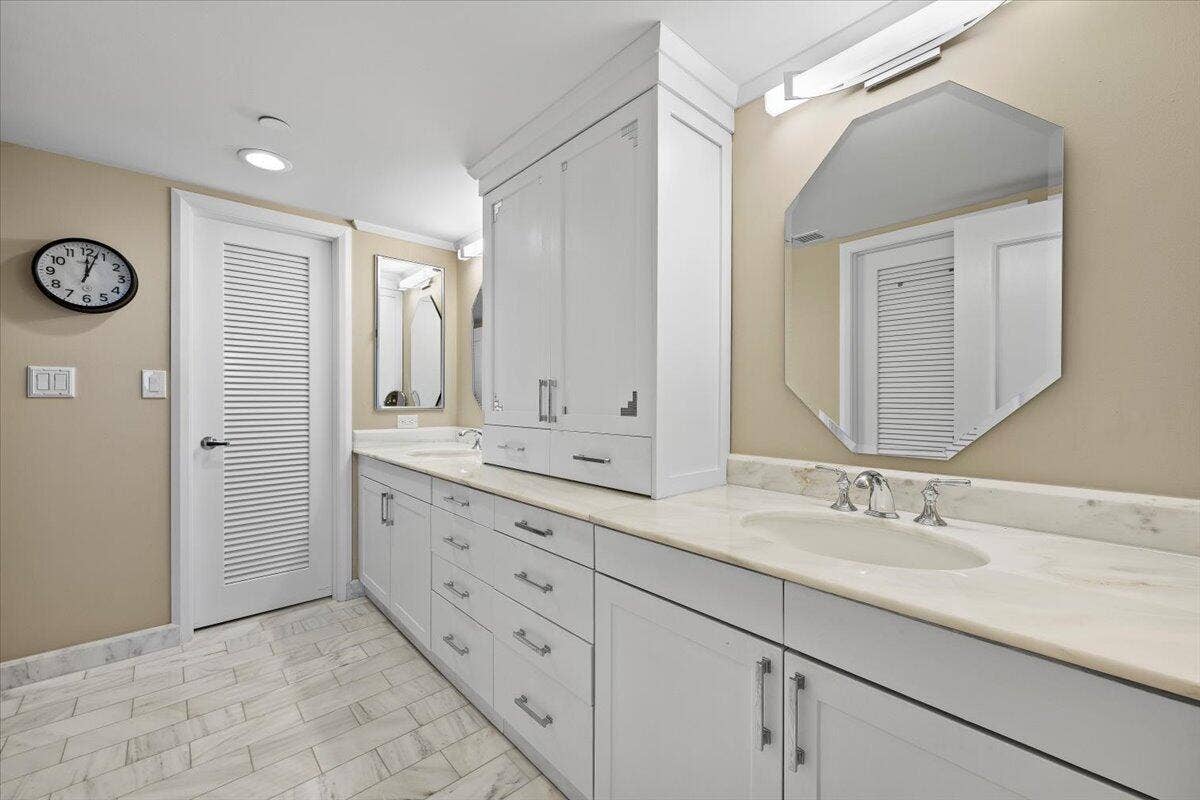 100 LAKESHORE Drive, #2156, North Palm Beach, FL 33408 27-LUX_1799