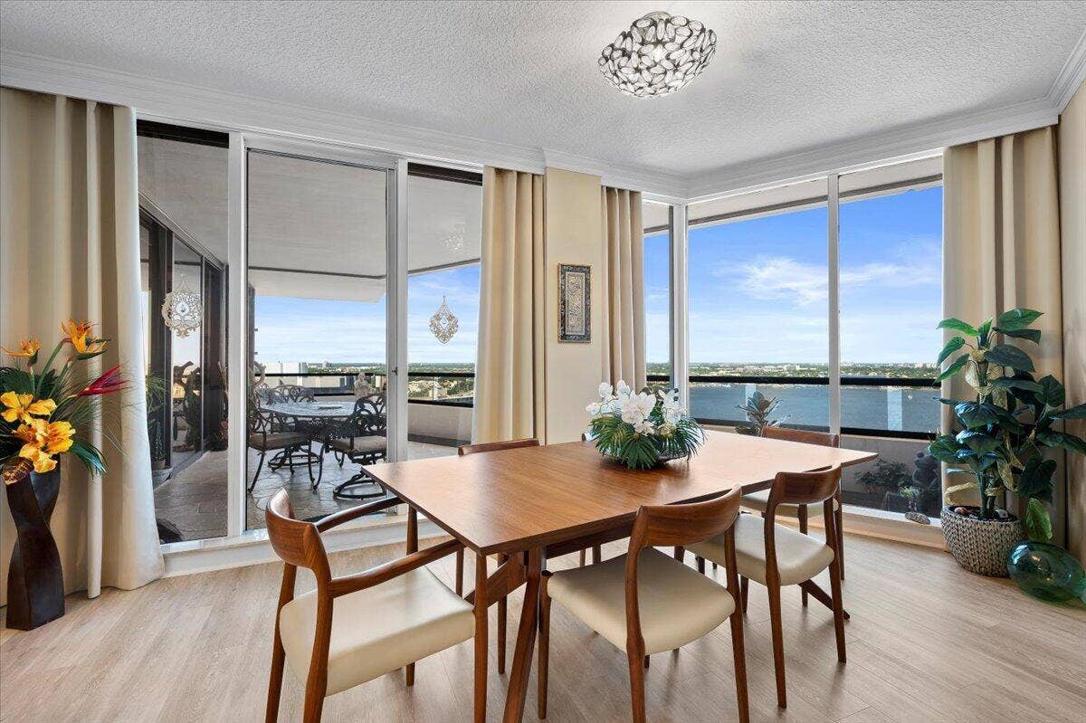100 LAKESHORE Drive, #2156, North Palm Beach, FL 33408 10-LUX_1724