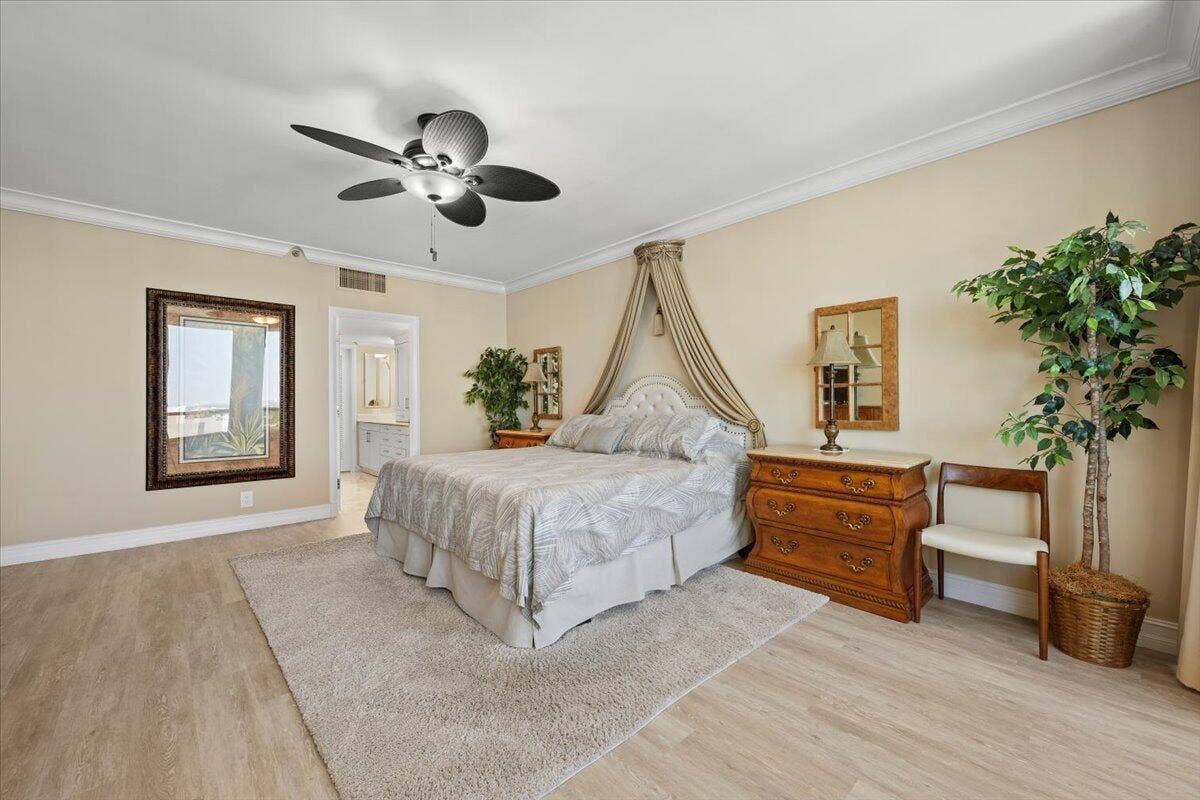 100 LAKESHORE Drive, #2156, North Palm Beach, FL 33408 26-LUX_1794