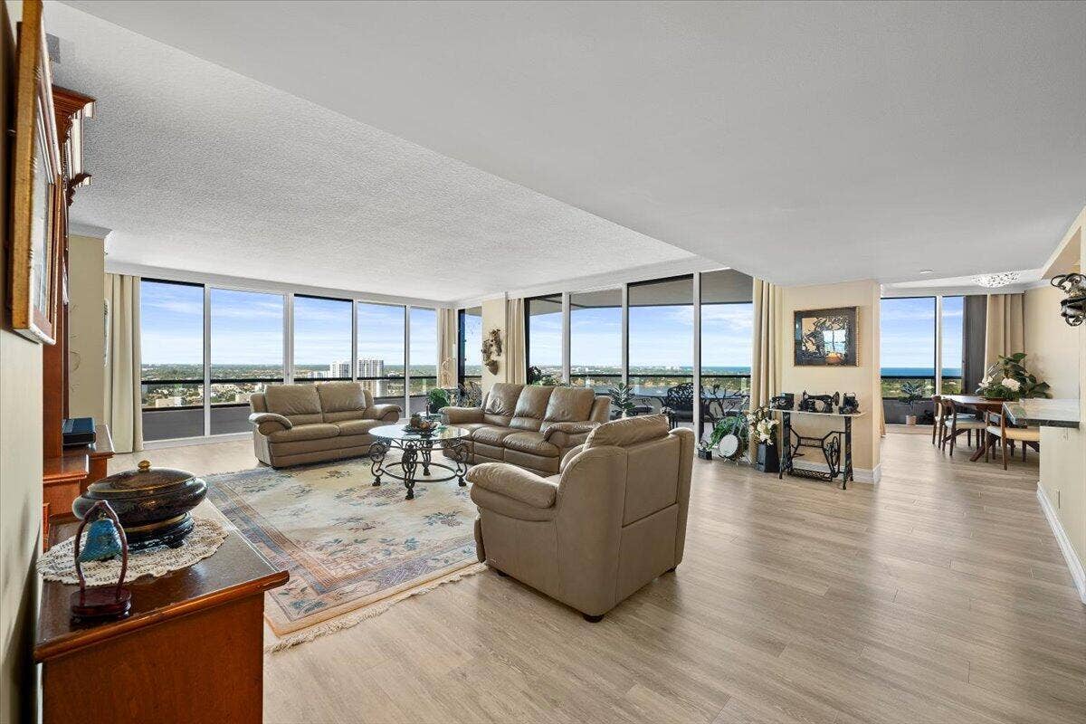100 LAKESHORE Drive, #2156, North Palm Beach, FL 33408 03-LUX_1694