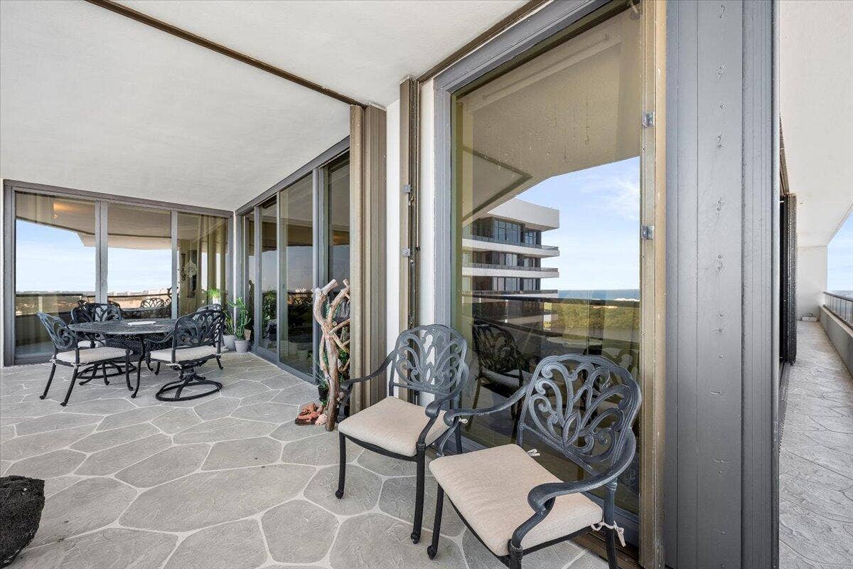 100 LAKESHORE Drive, #2156, North Palm Beach, FL 33408 32-LUX_1826
