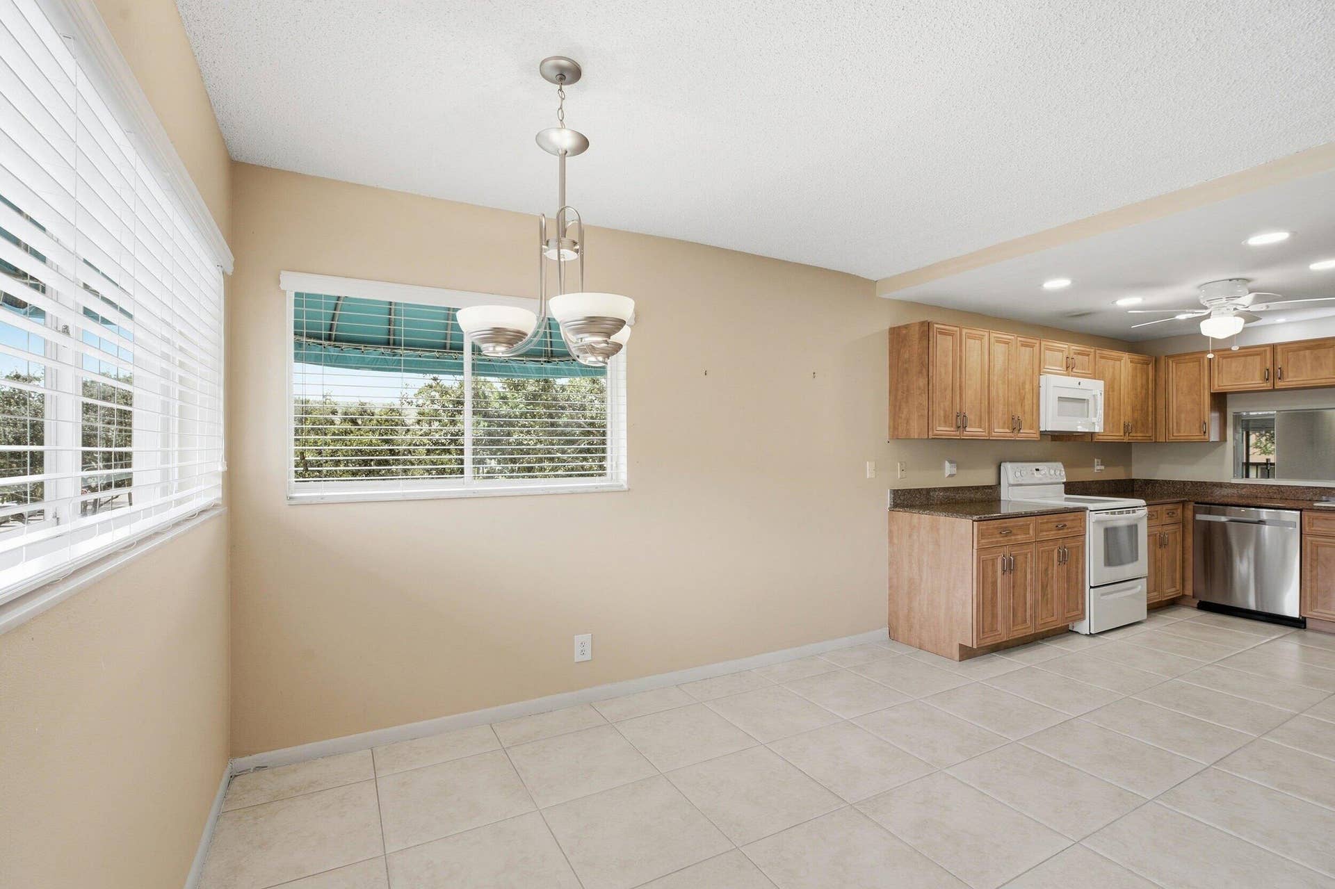 4725 LUCERNE LAKES Boulevard E, #301, Lake Worth, FL 33467 7_smg04454