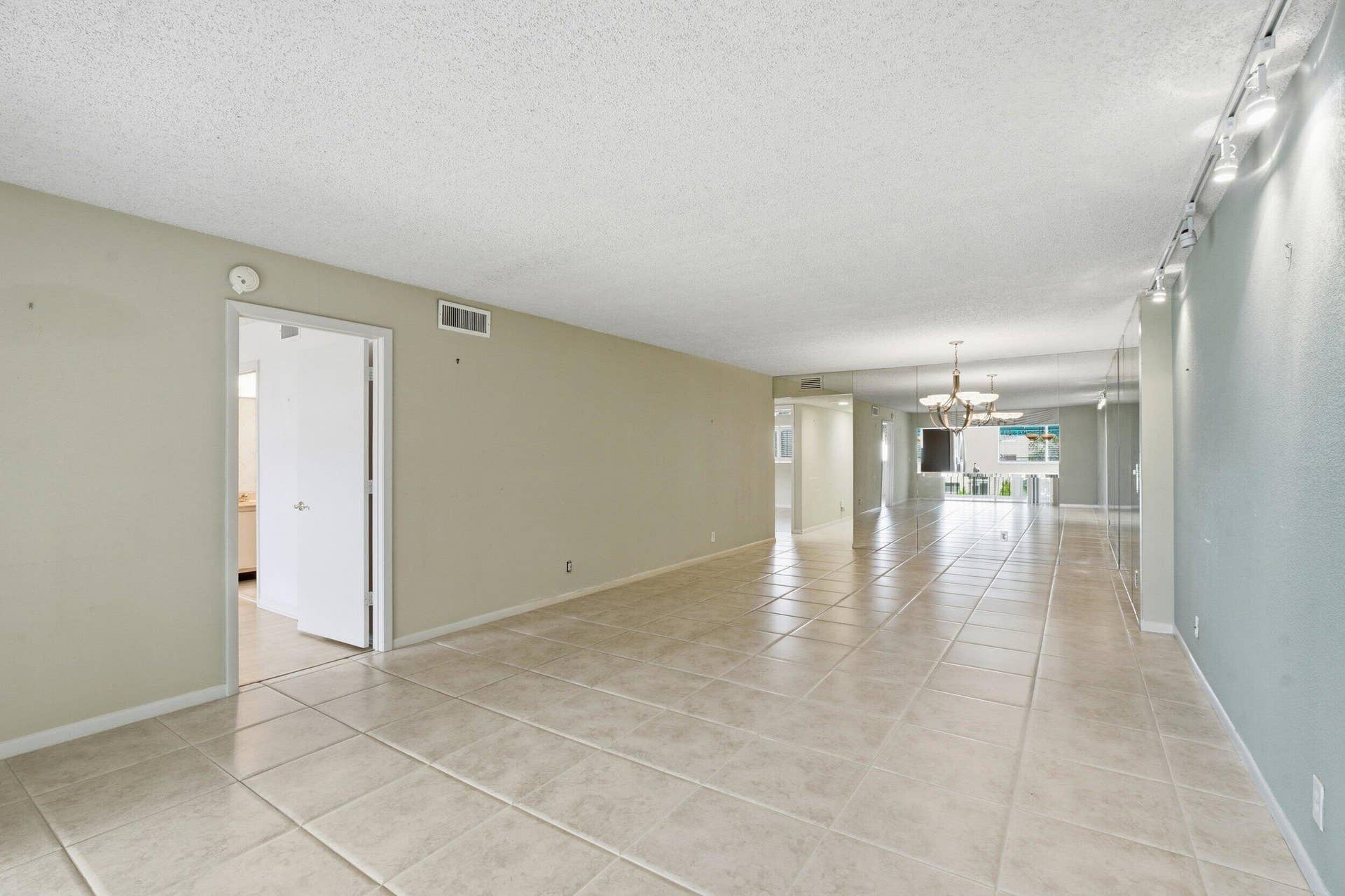 4725 LUCERNE LAKES Boulevard E, #301, Lake Worth, FL 33467 4_smg04519