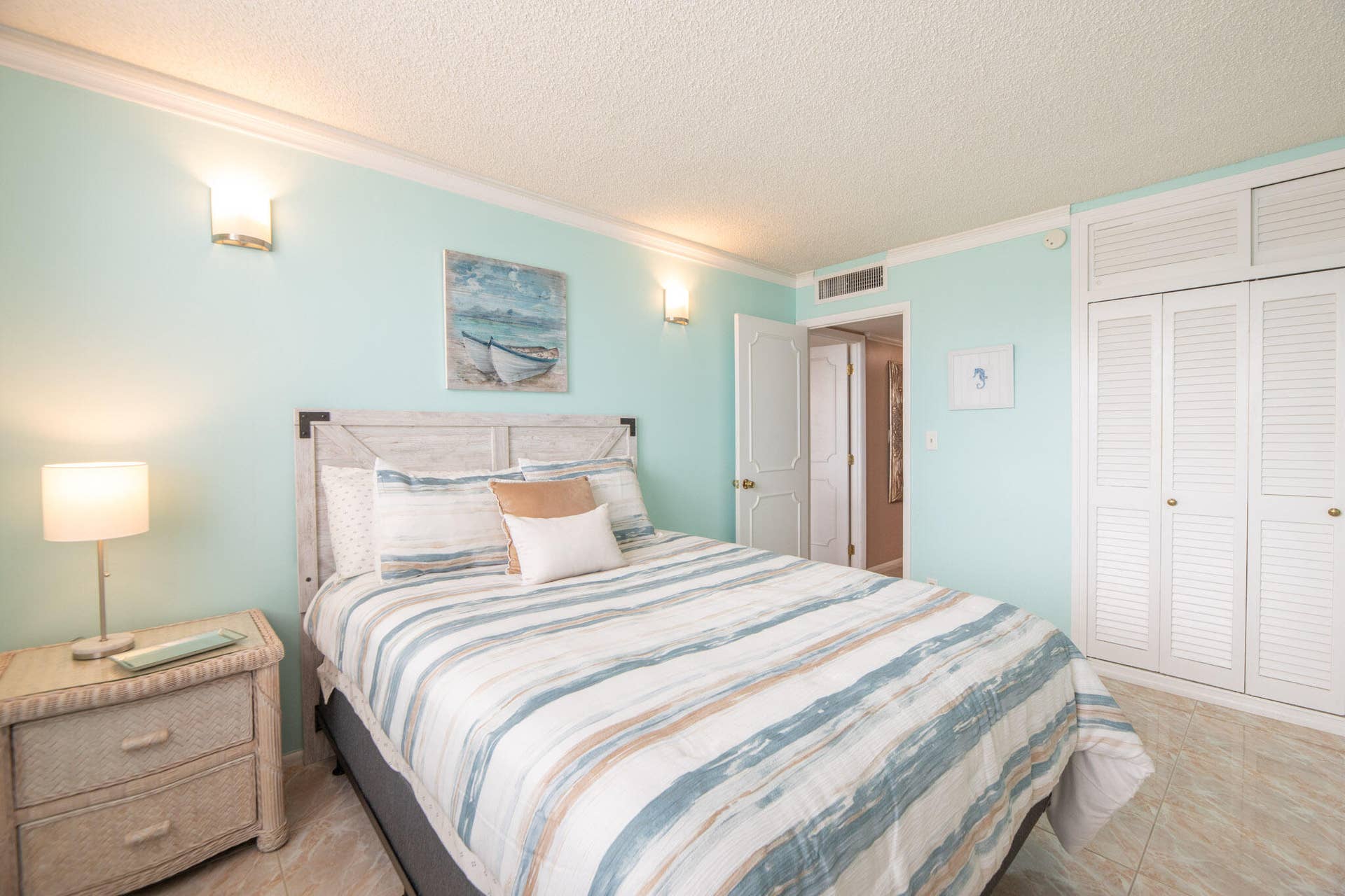 JH 1404 guest bedroom 3